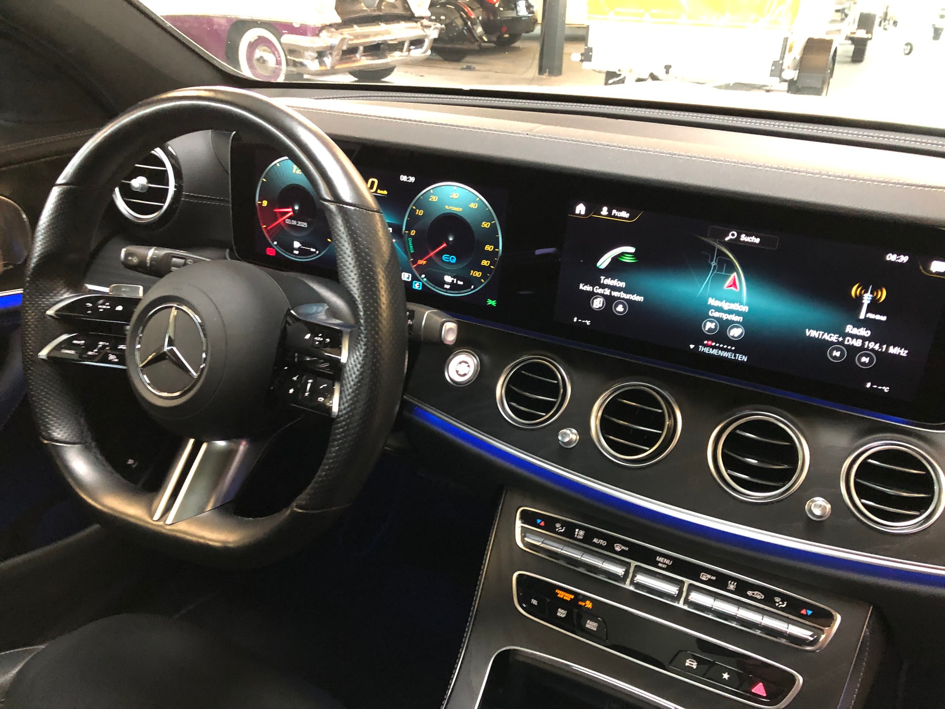 MERCEDES-BENZ E 300 de T 4Matic AMG Line 9G-Tronic - 17