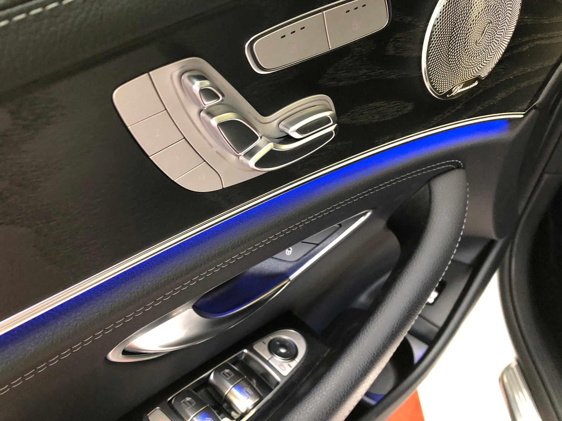 MERCEDES-BENZ E 300 de T 4Matic AMG Line 9G-Tronic - 28
