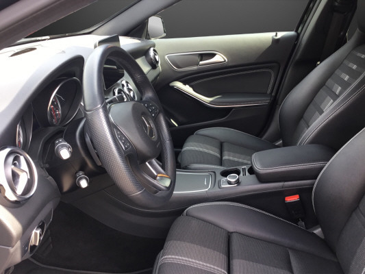 MERCEDES-BENZ GLA 200 Urban - 7