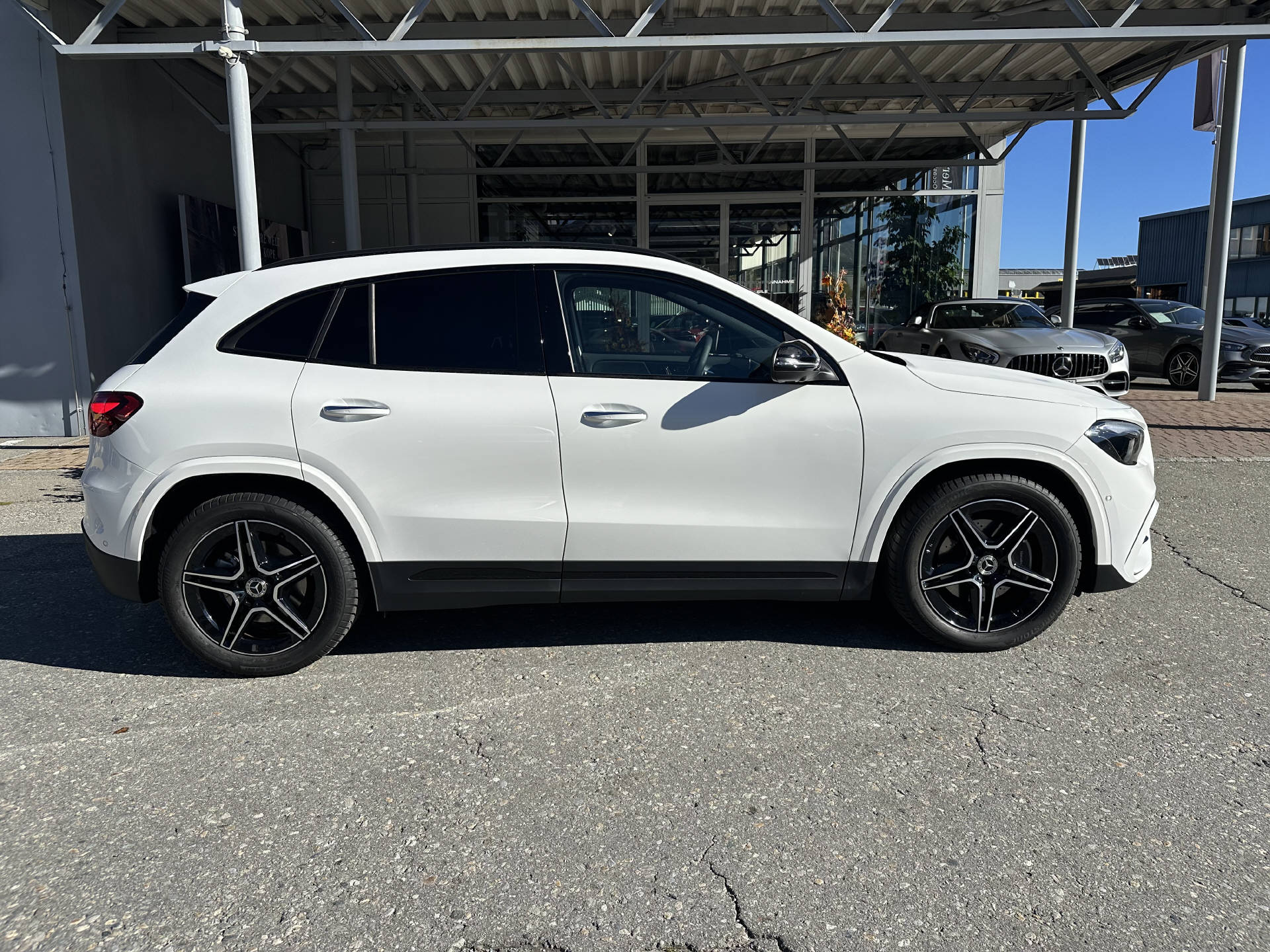 MERCEDES-BENZ GLA 220 AMG Line 4matic