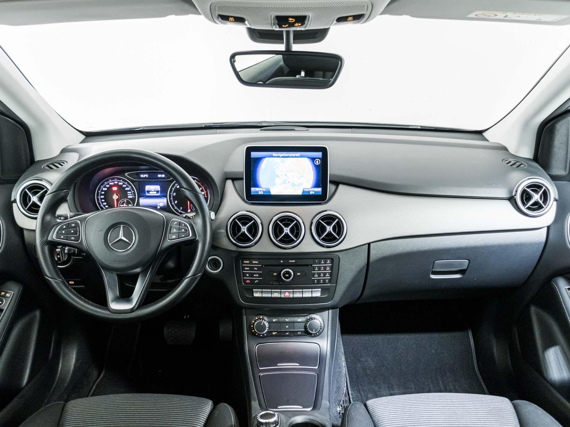 MERCEDES-BENZ B 180 - 11