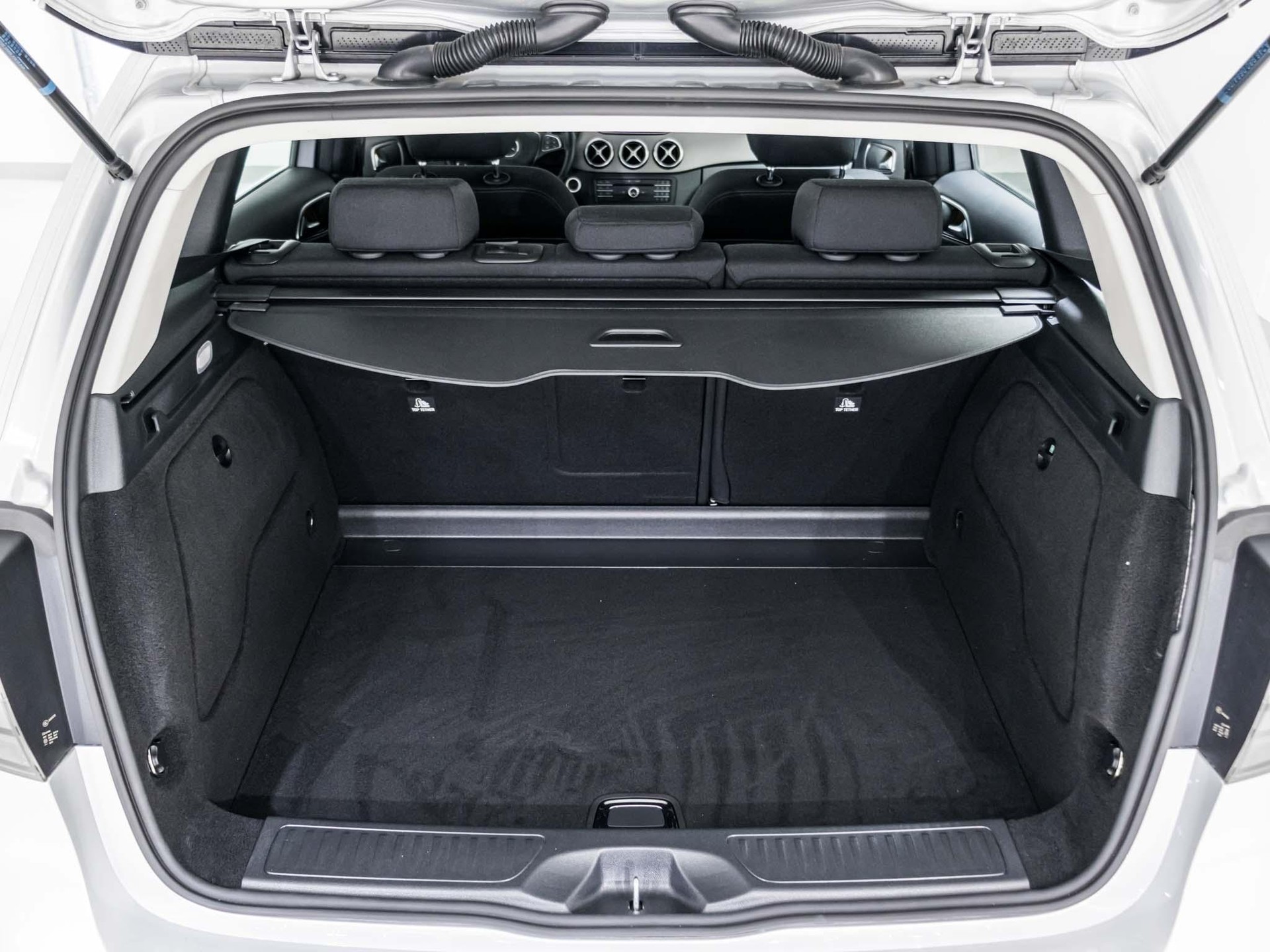 MERCEDES-BENZ B 180 - 12