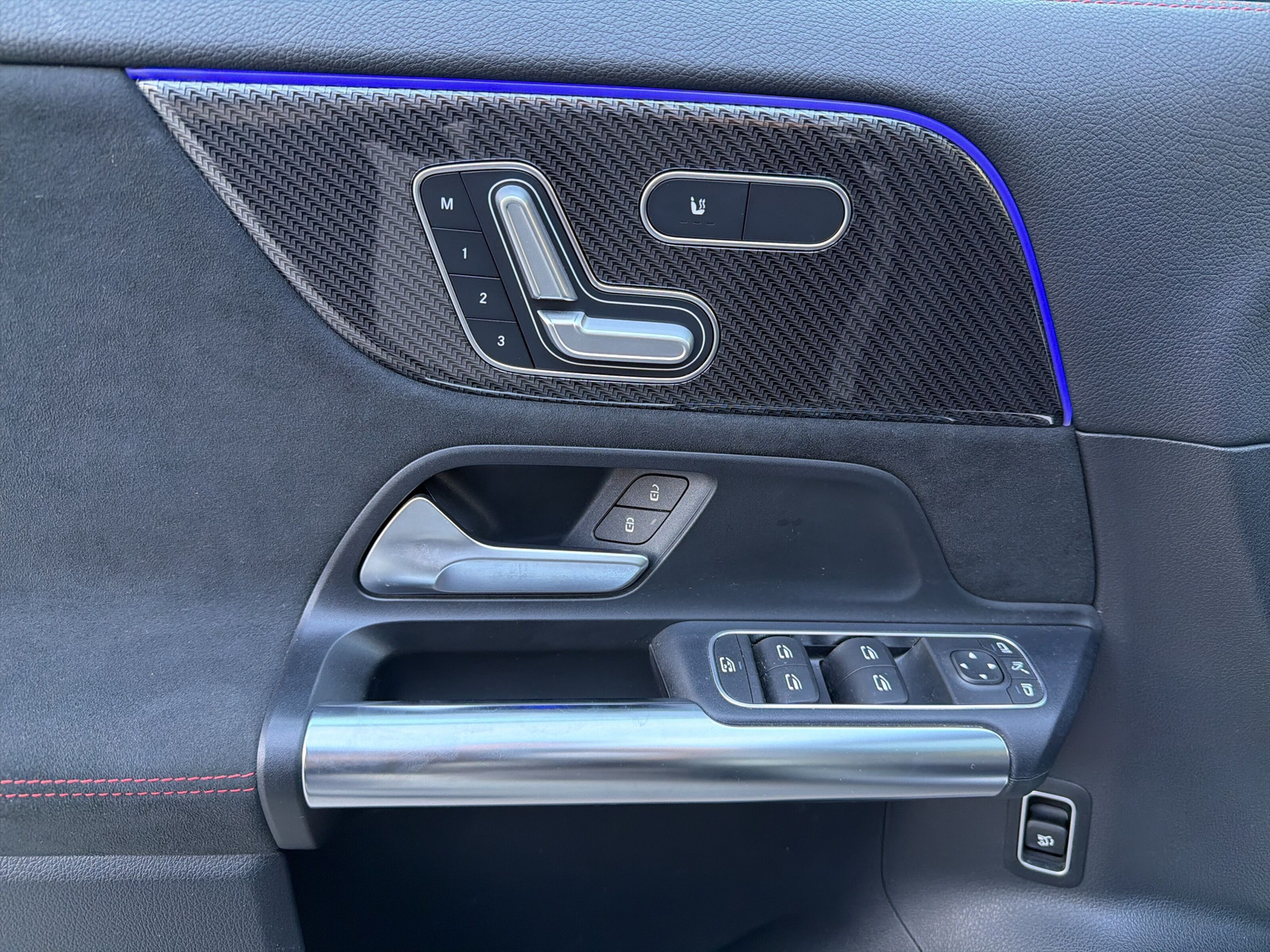 MERCEDES-BENZ GLA 45 S AMG 4Matic+ - 12