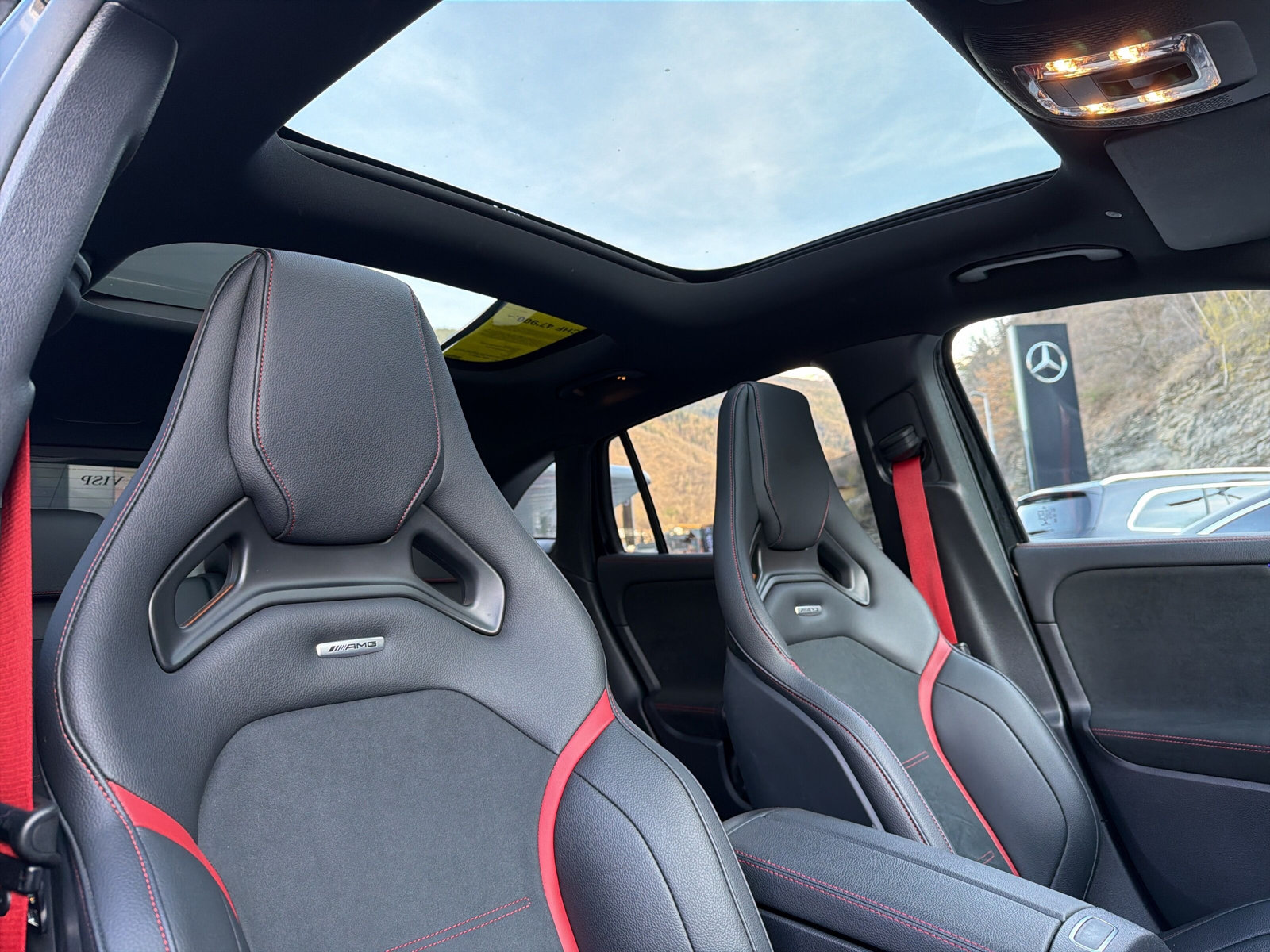 MERCEDES-BENZ GLA 45 S AMG 4Matic+ - 23