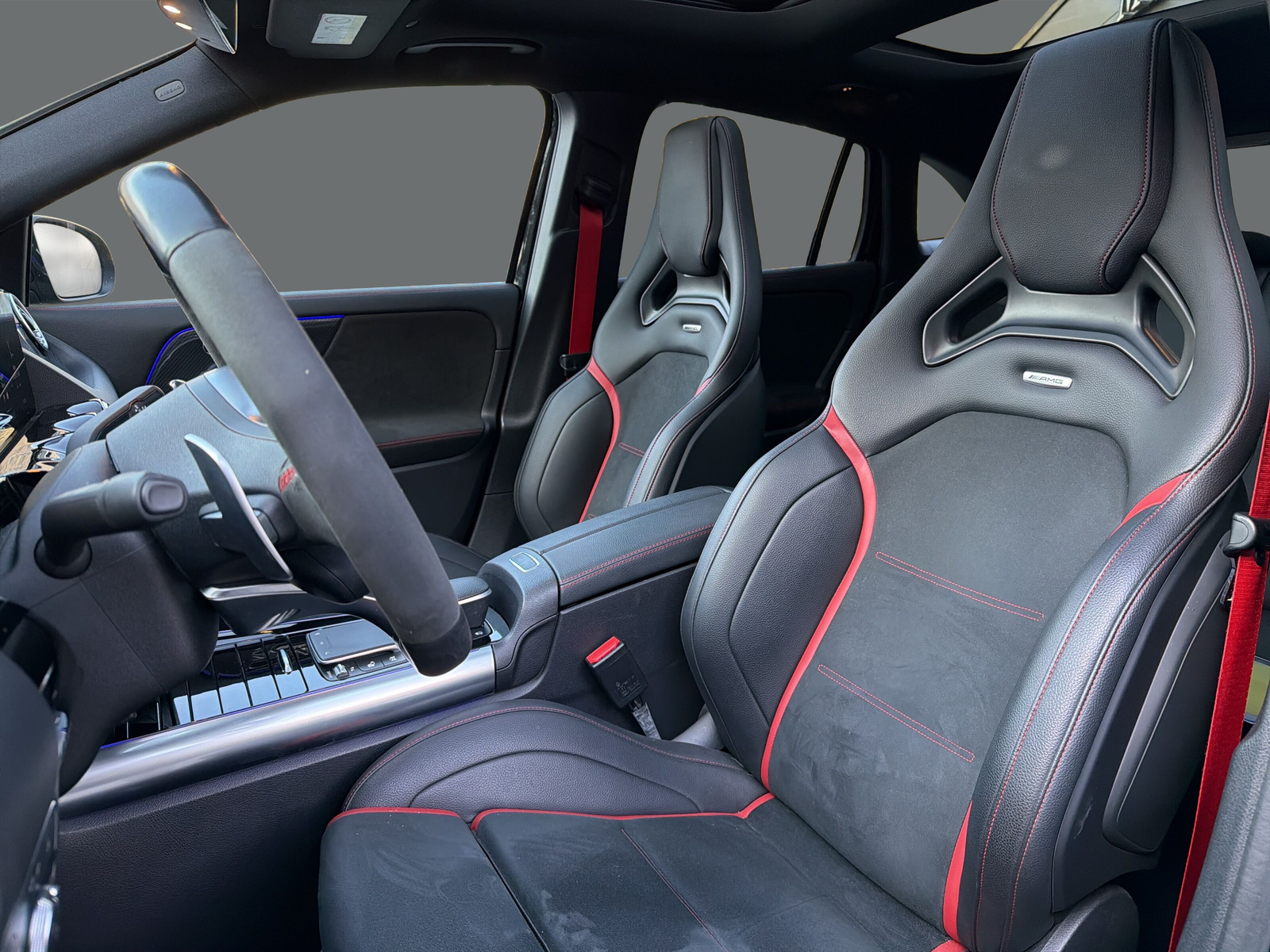 MERCEDES-BENZ GLA 45 S AMG 4Matic+ - 9