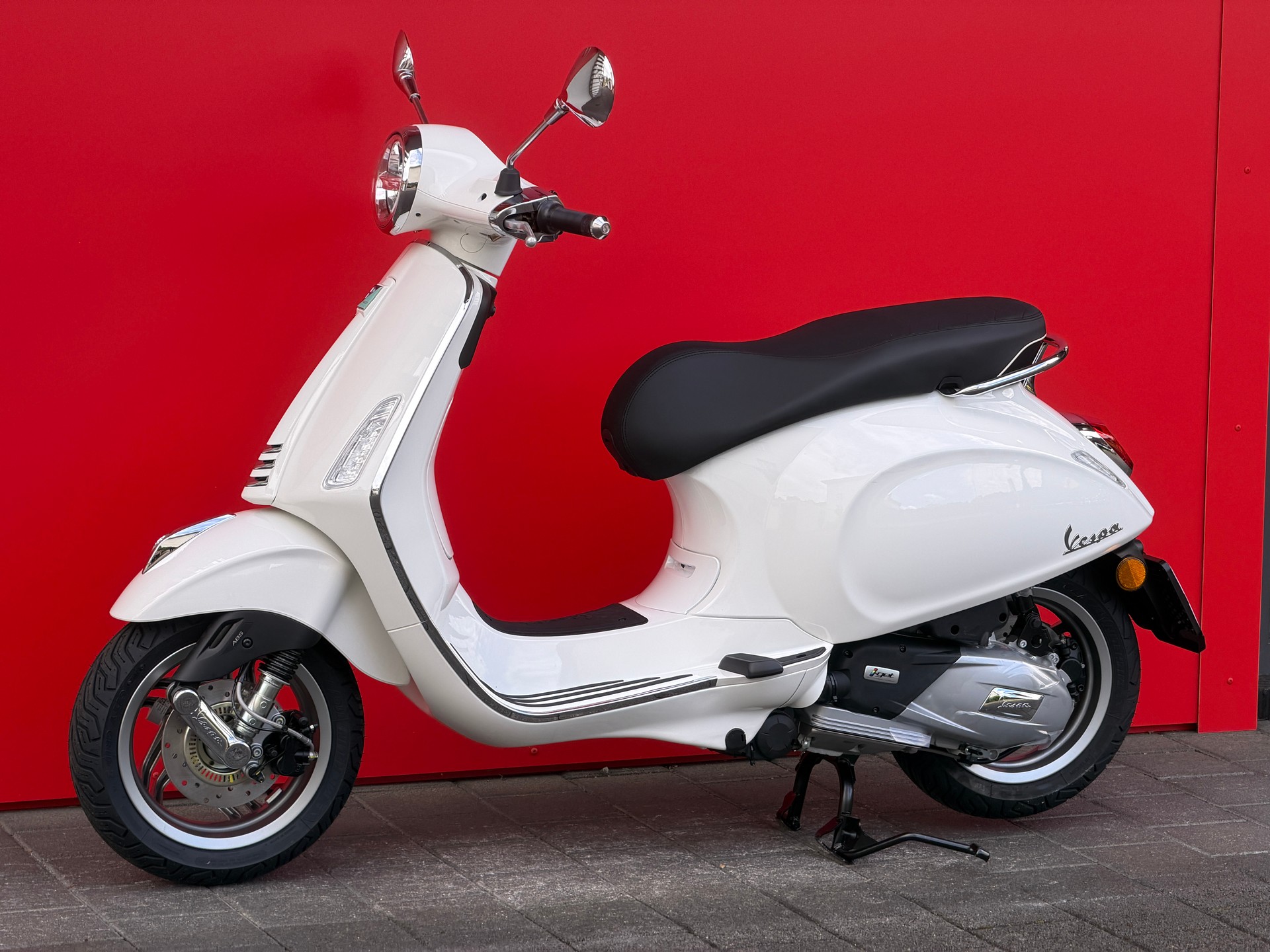 PIAGGIO Vespa 125 Primavera MY26 - 12