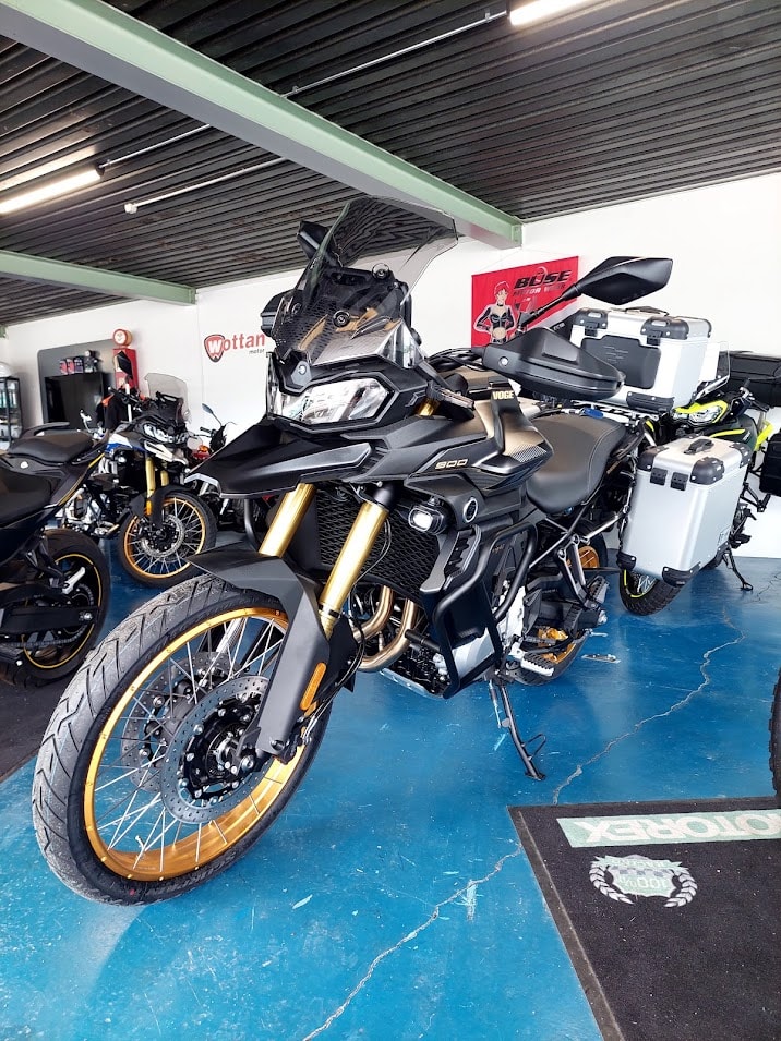 VOGE 900DSX