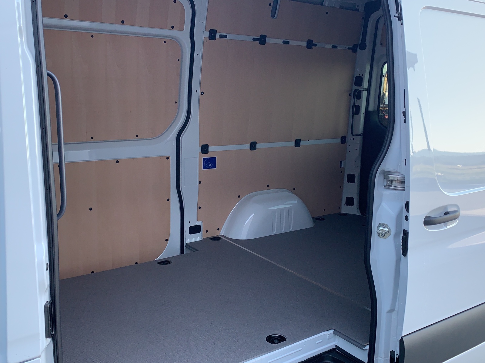 MERCEDES-BENZ Sprinter 317 CDI Standard 9G-TRONIC - 8