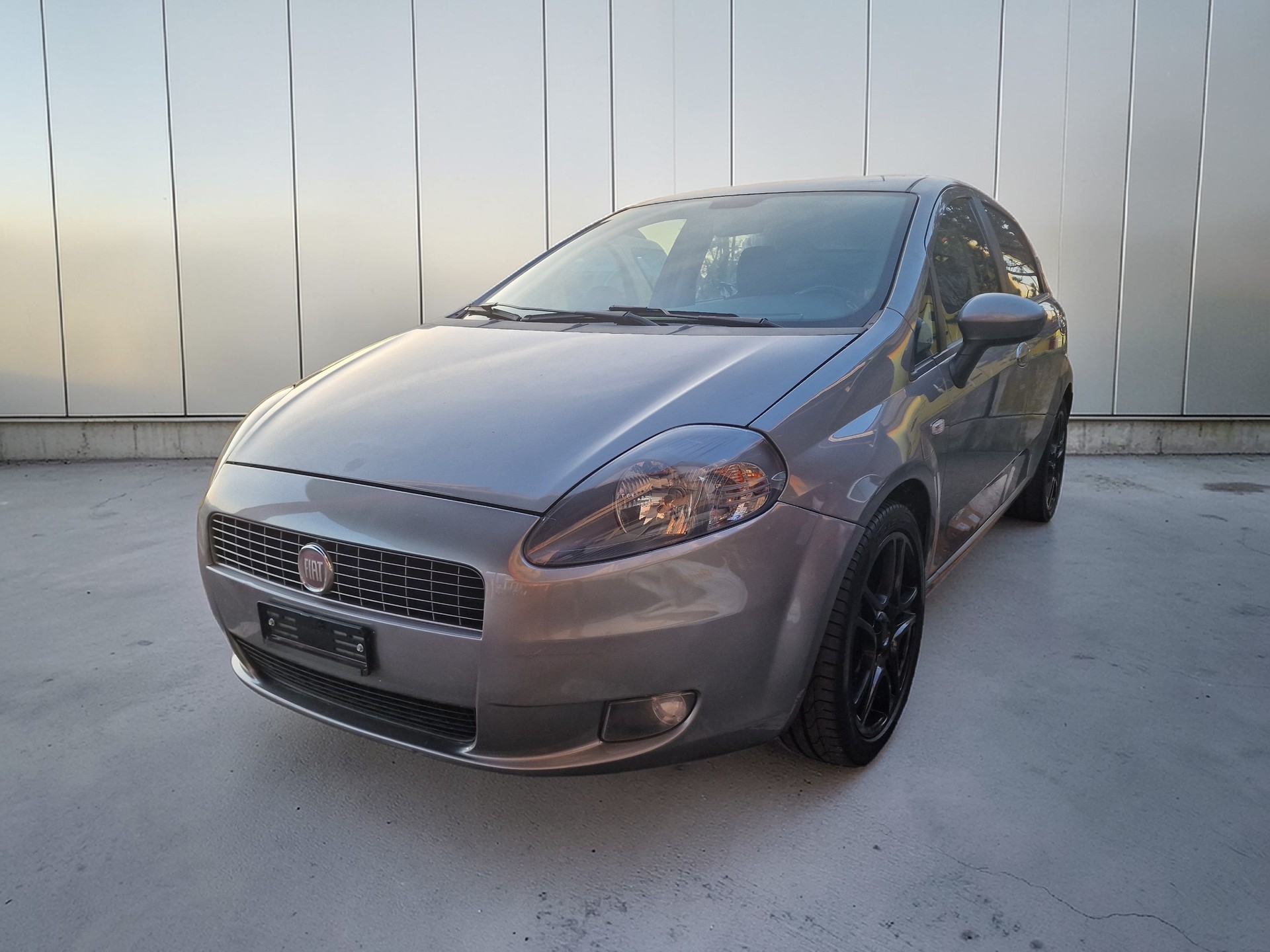 FIAT Punto 1.4 Genius 12Mt Gara 8x Bereift MFK Neu - 4