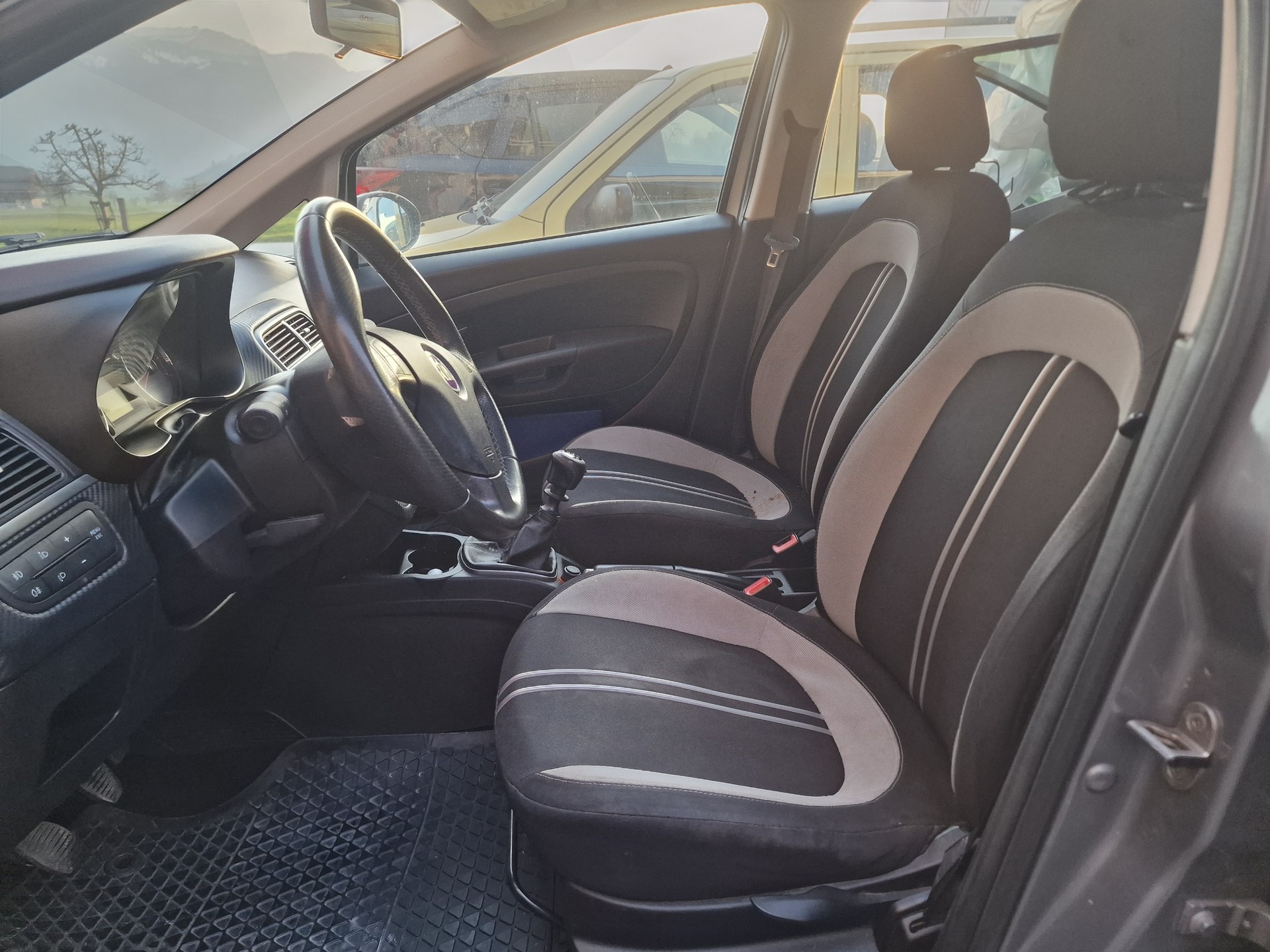 FIAT Punto 1.4 Genius 12Mt Gara 8x Bereift MFK Neu - 10