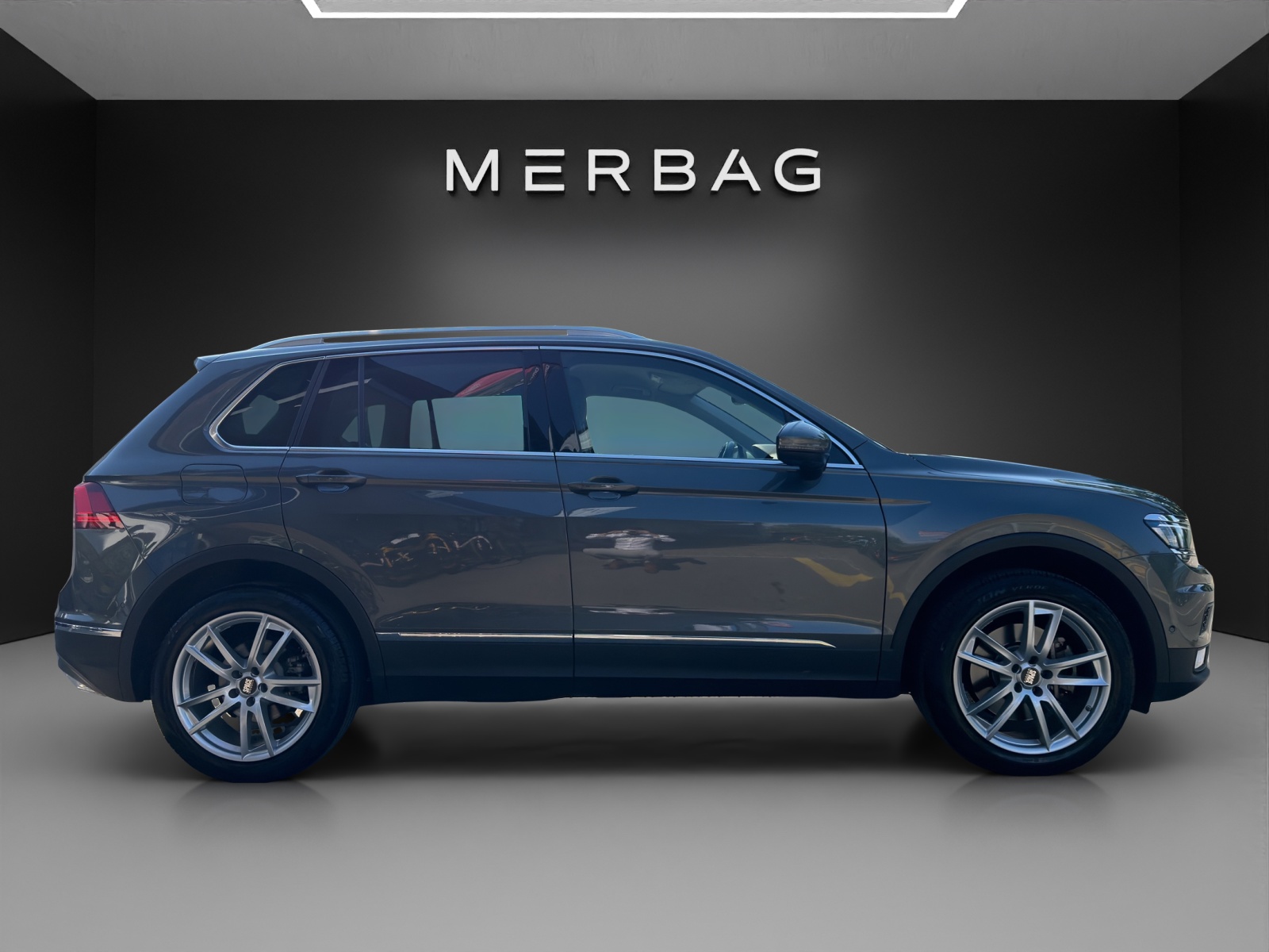 VW Tiguan 2.0TSI Highline 4Motion DSG - 2