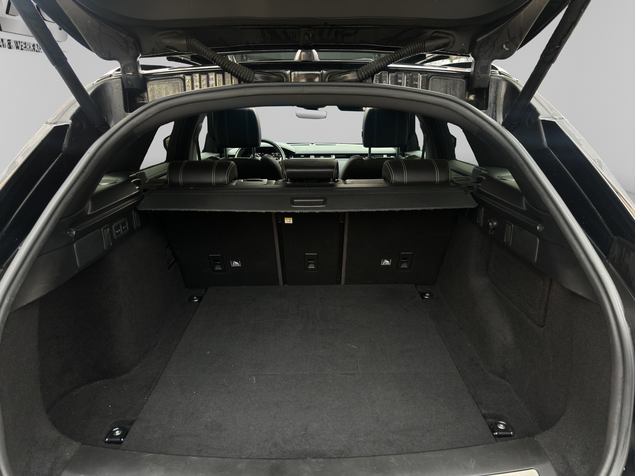 LAND ROVER RANGE ROVER VELAR 13