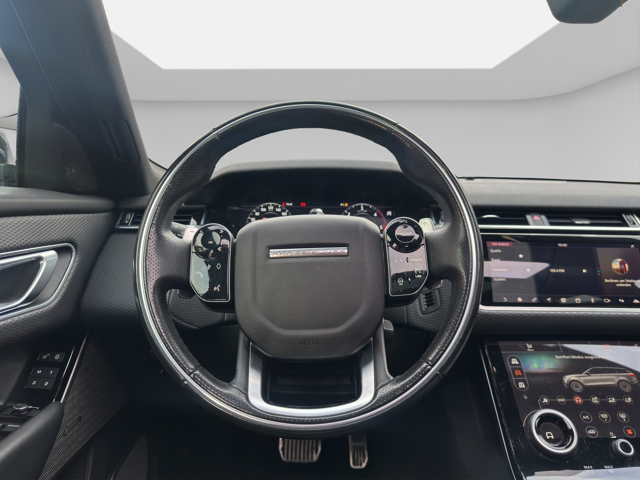 LAND ROVER RANGE ROVER VELAR 10