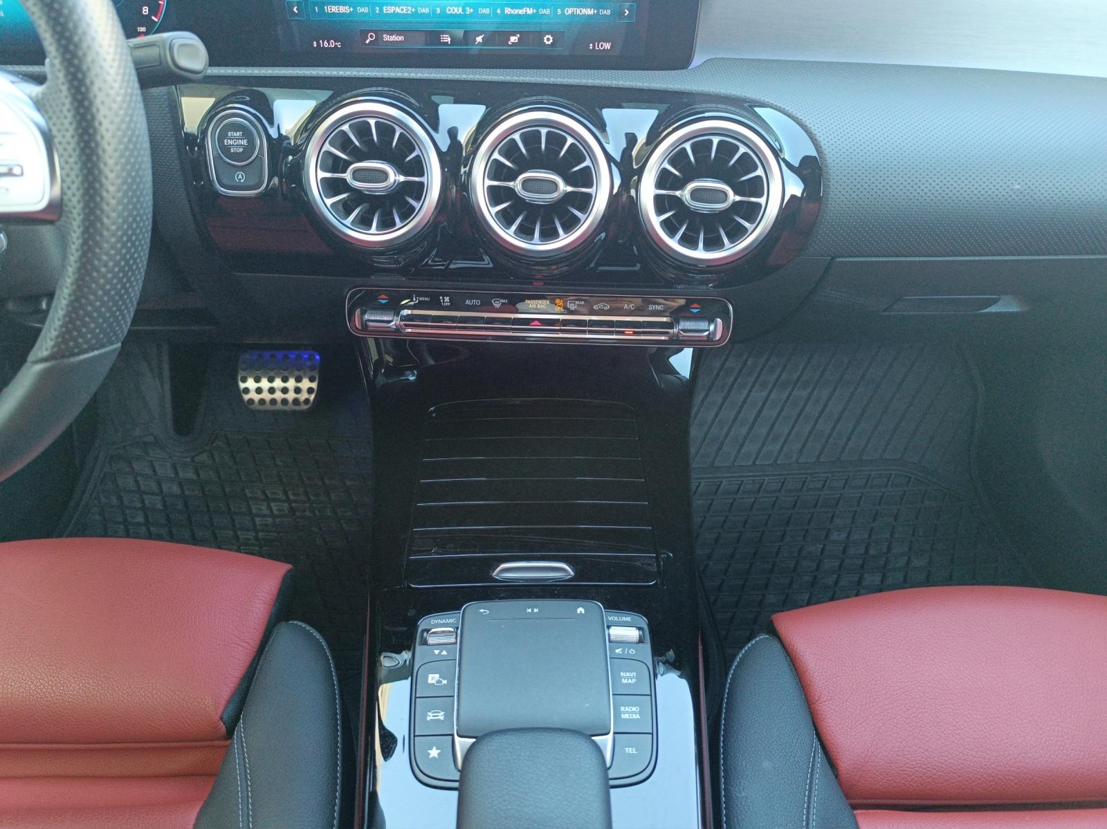 MERCEDES-BENZ A 220 AMG Line 4m - 14