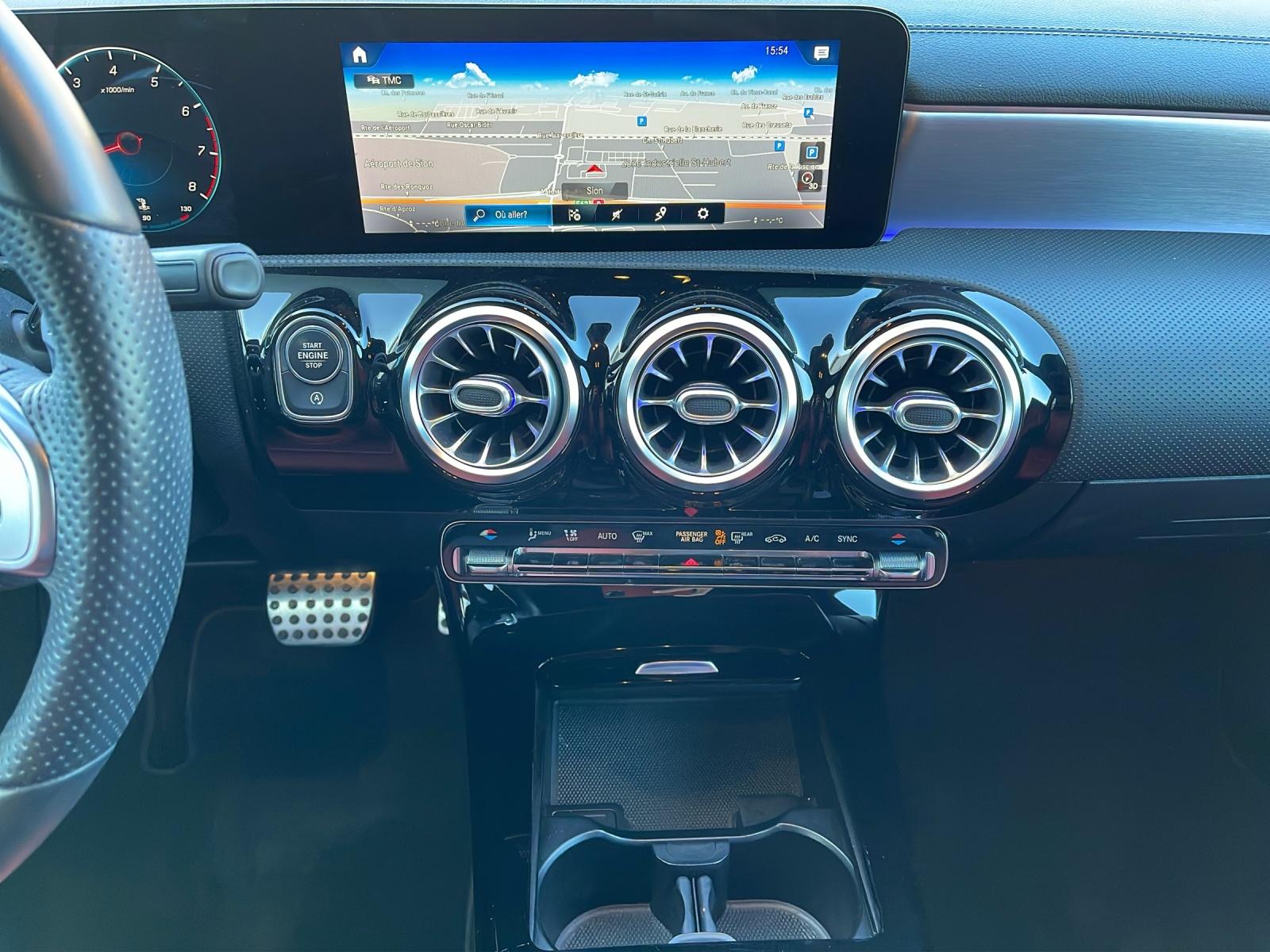 MERCEDES-BENZ A 220 AMG Line 4m - 21