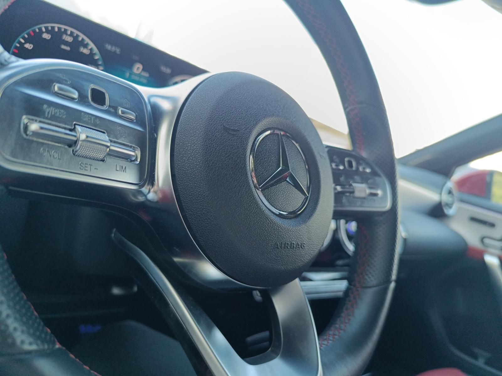 MERCEDES-BENZ A 220 AMG Line 4m - 24