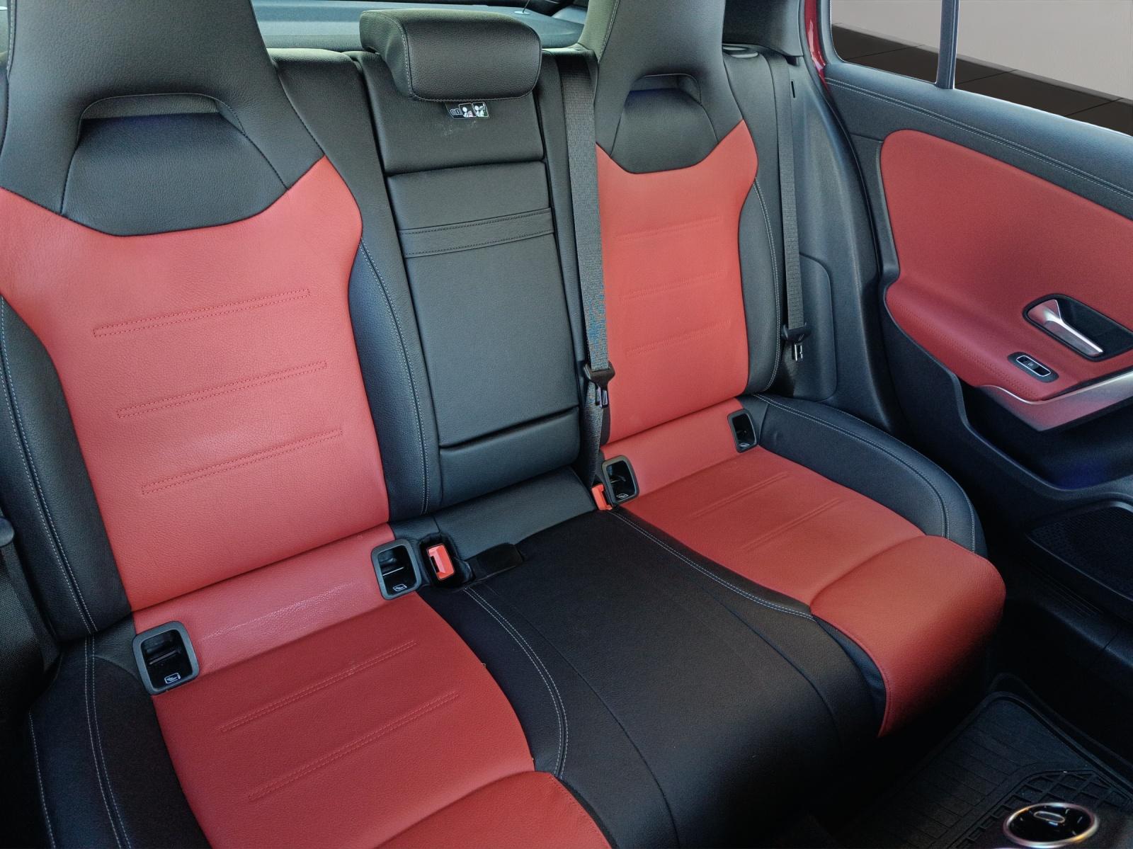 MERCEDES-BENZ A 220 AMG Line 4m - 16