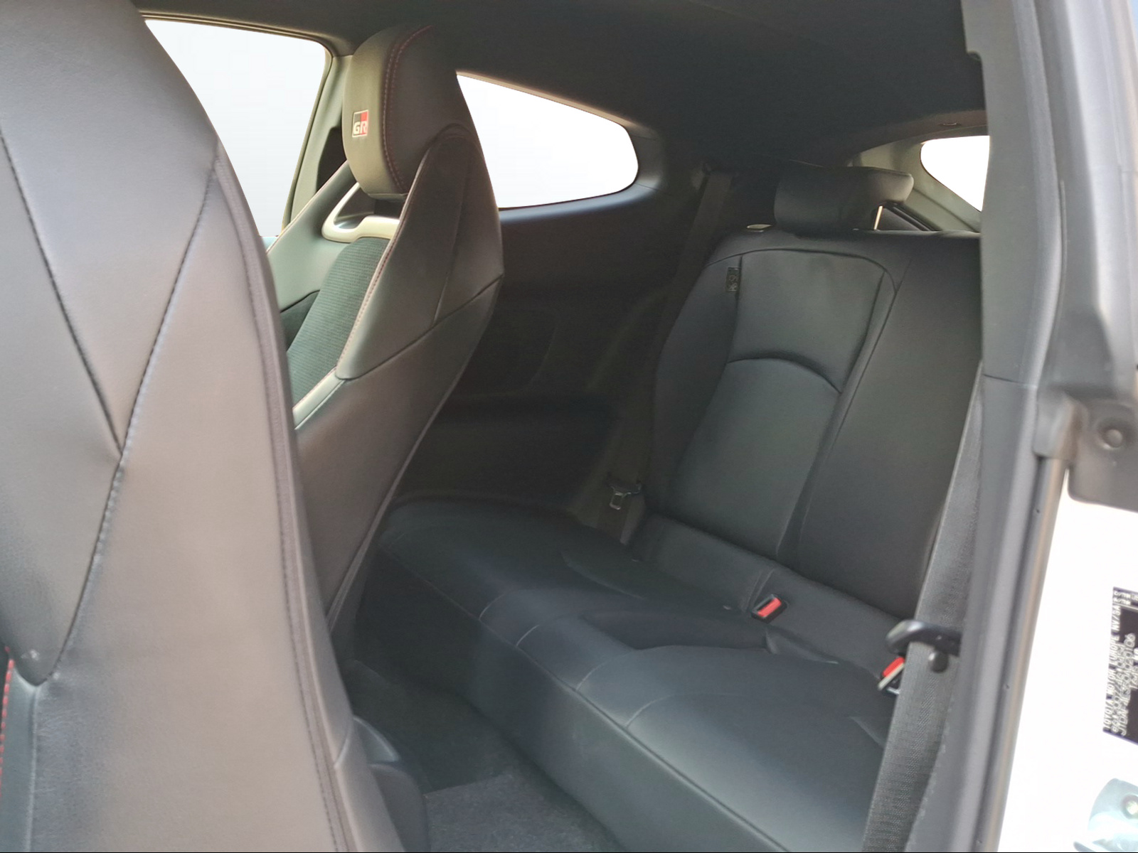 TOYOTA Yaris 1.6 GR Sport - 12