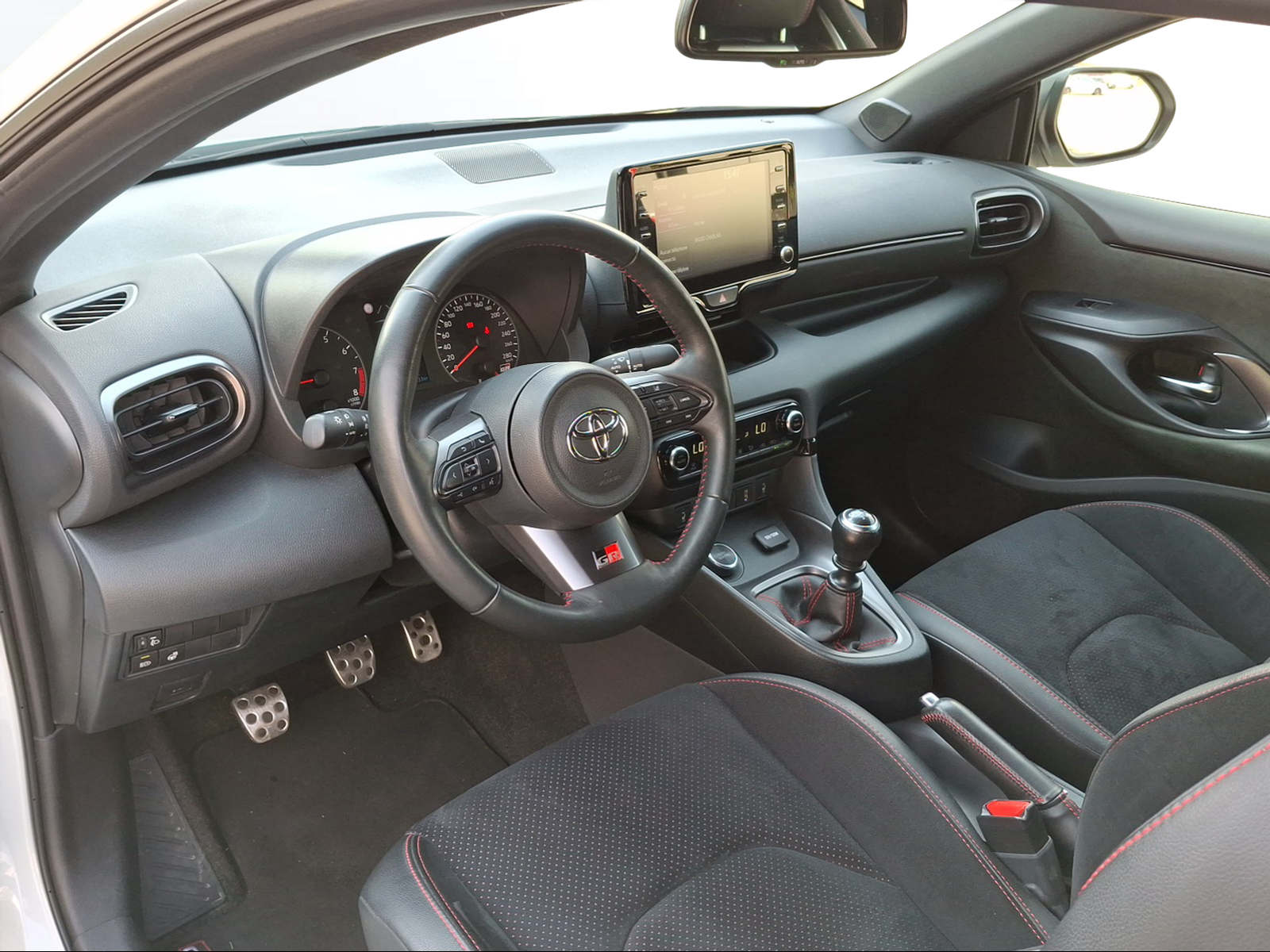 TOYOTA Yaris 1.6 GR Sport - 10