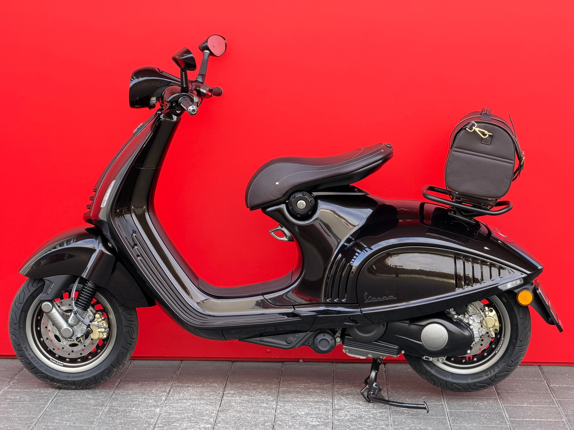 PIAGGIO Vespa 946 125 Horse - 13