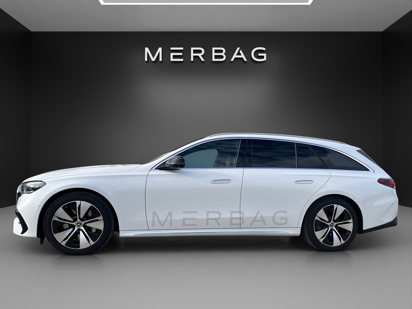 MERCEDES-BENZ E 220 d T 4Matic 9G-Tronic - 3