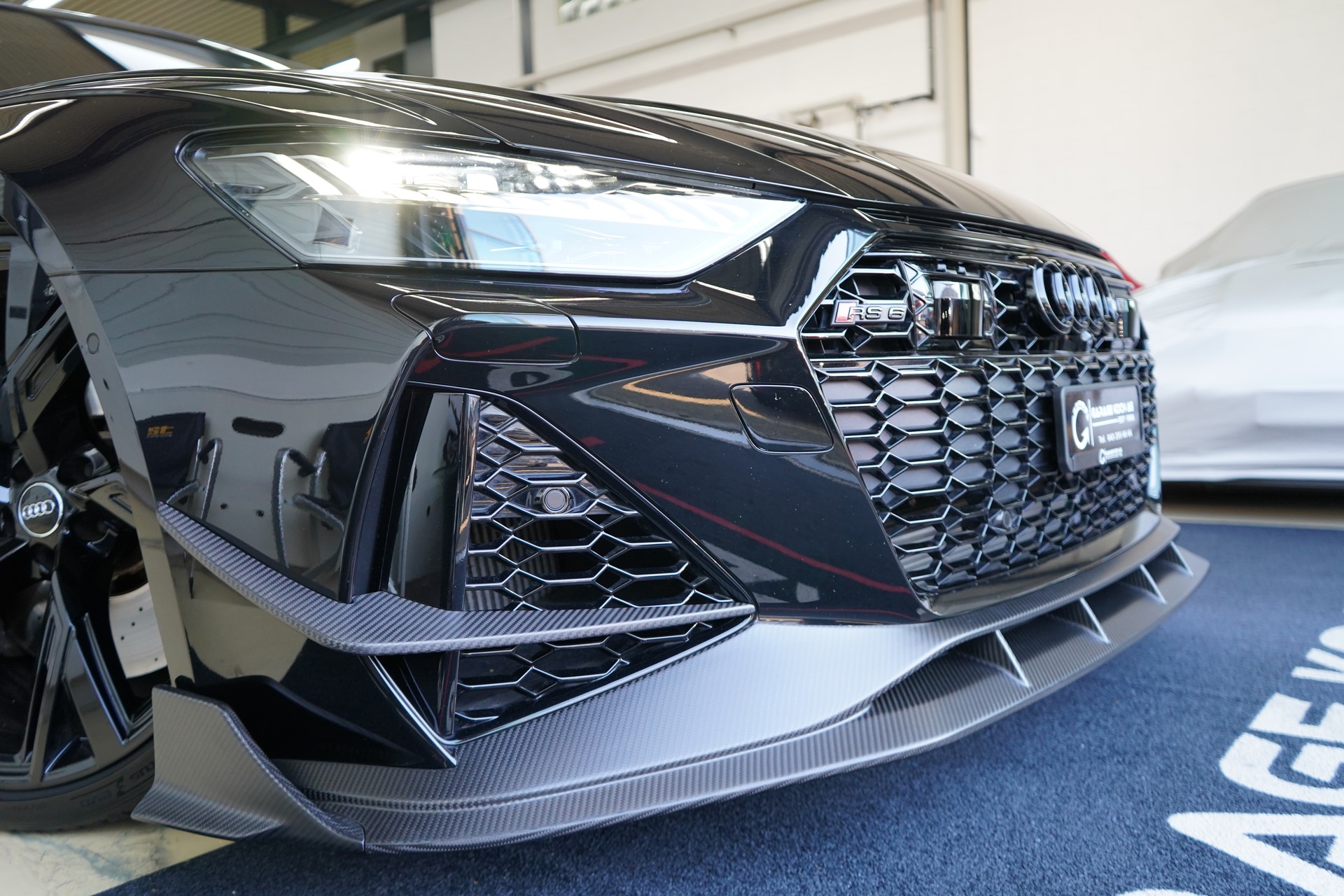 AUDI RS6 Avant 4.0 TFSI V8 quattro / Exklusiv Carbon Kit ** - 17