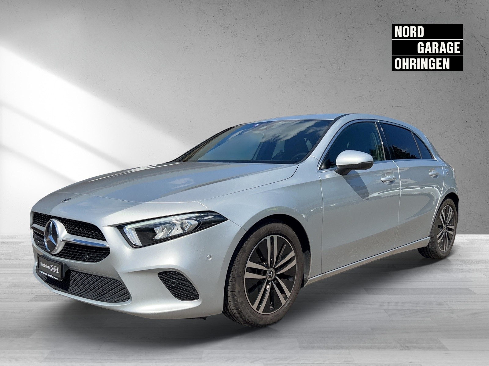 MERCEDES-BENZ A 180 Progressive