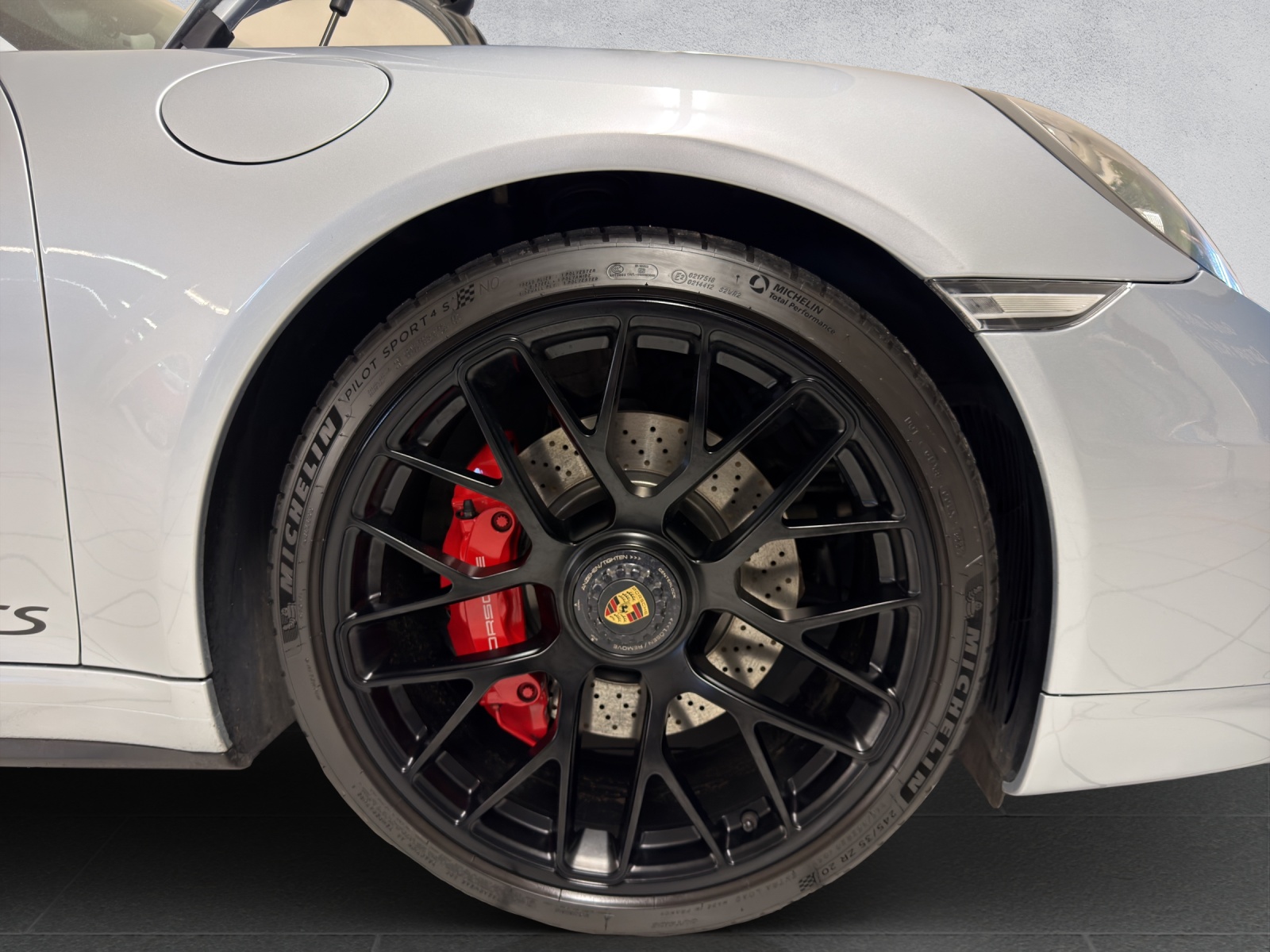 PORSCHE 911 Carrera 4 GTS PDK - 19