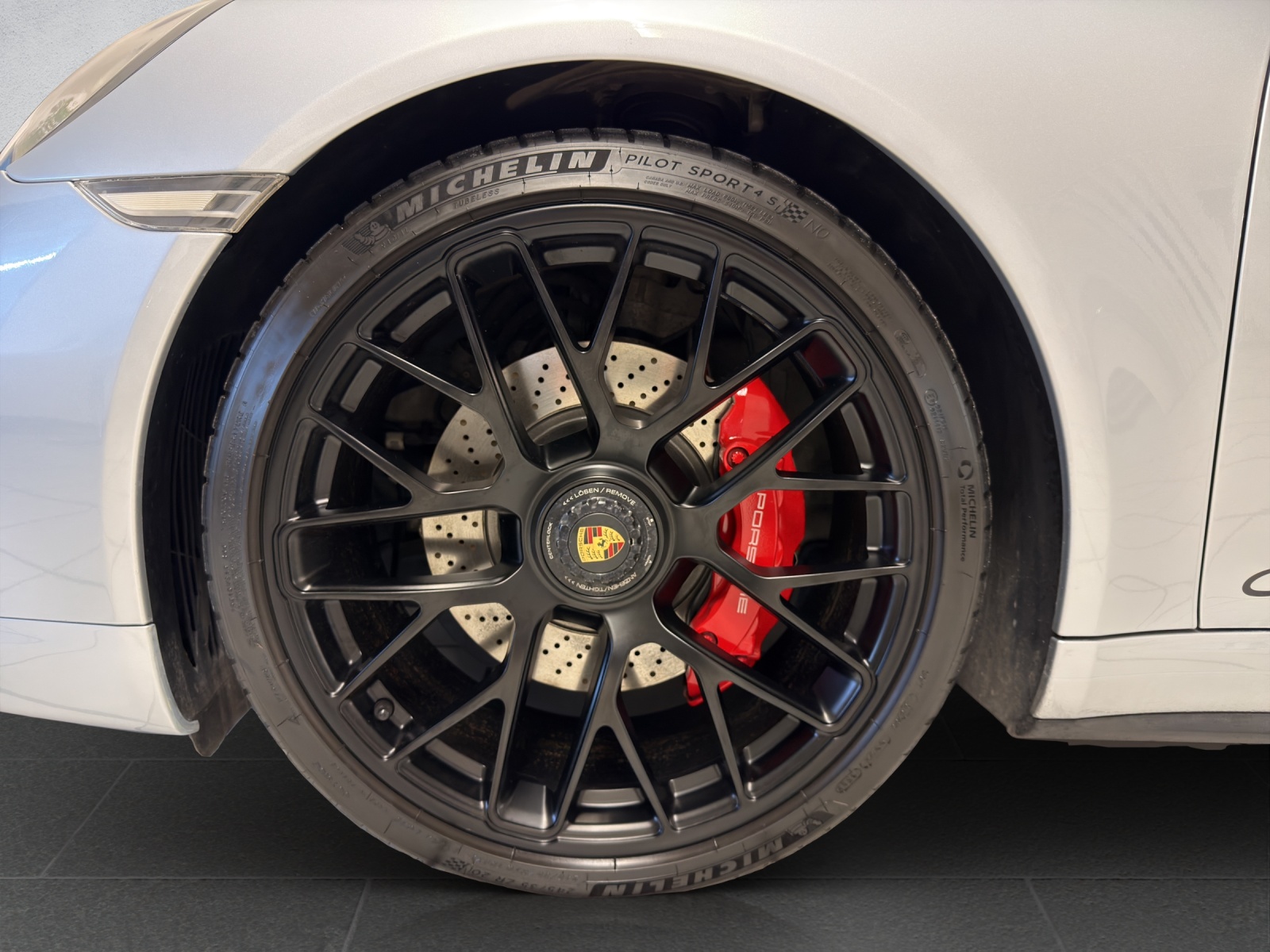 PORSCHE 911 Carrera 4 GTS PDK - 17