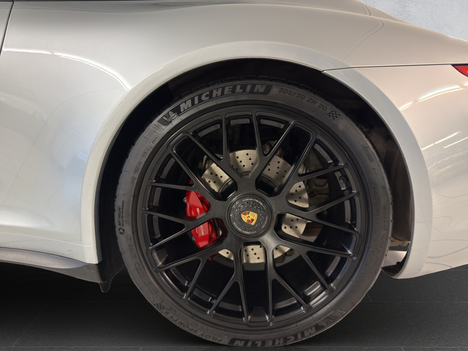 PORSCHE 911 Carrera 4 GTS PDK - 18