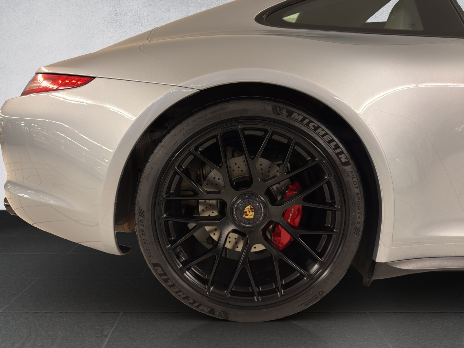 PORSCHE 911 Carrera 4 GTS PDK - 20