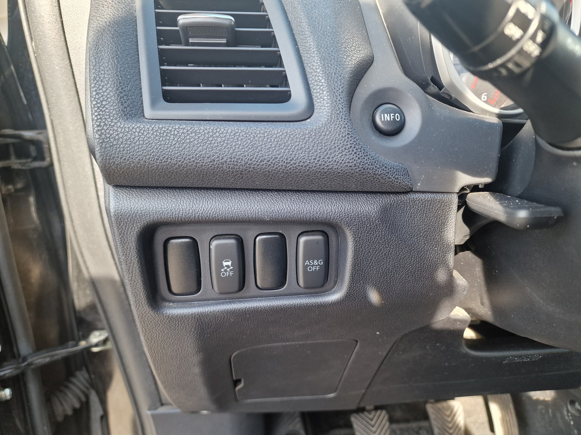 MITSUBISHI ASX 1.8 DID SuperJubilé 4WD 1.Hand 12Mt Gara MFK Neu - 18