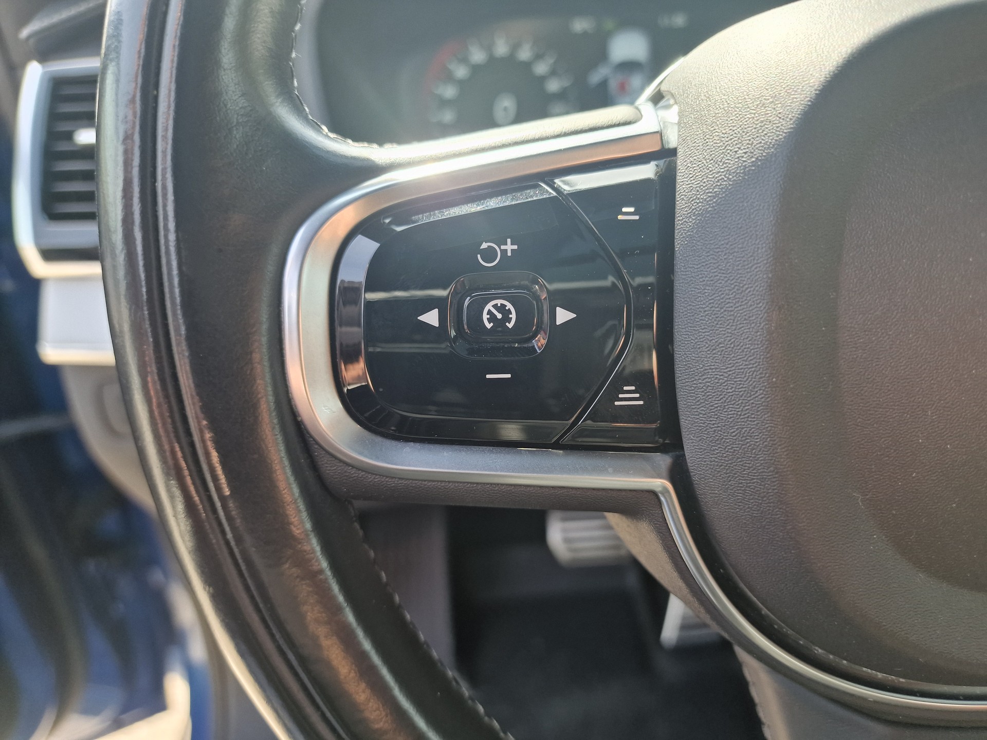 VOLVO XC90 D5 AWD R-Design Geartronic 24Mt Gara ACC Pano AHK - 19