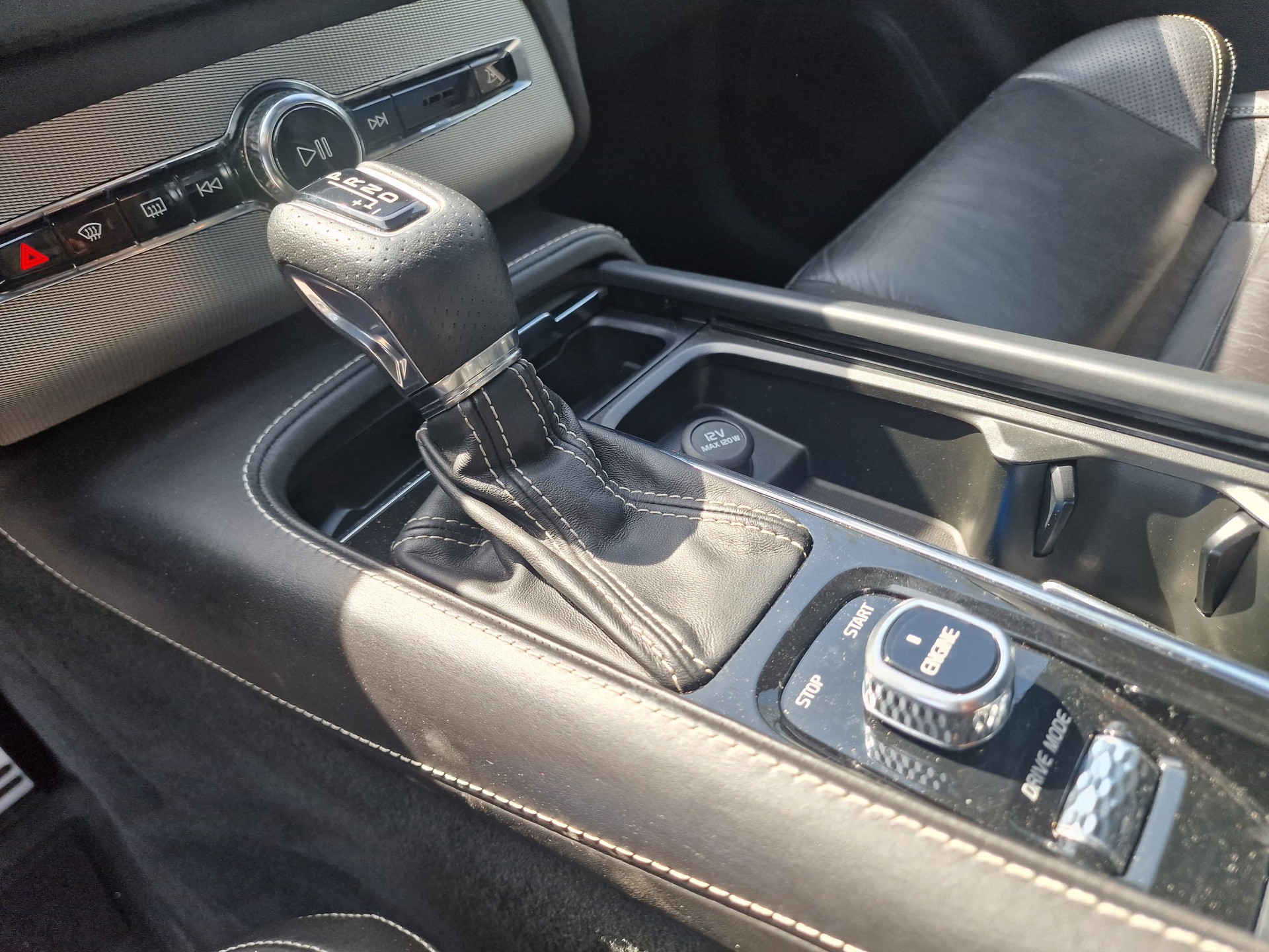 VOLVO XC90 D5 AWD R-Design Geartronic 24Mt Gara ACC Pano AHK - 20