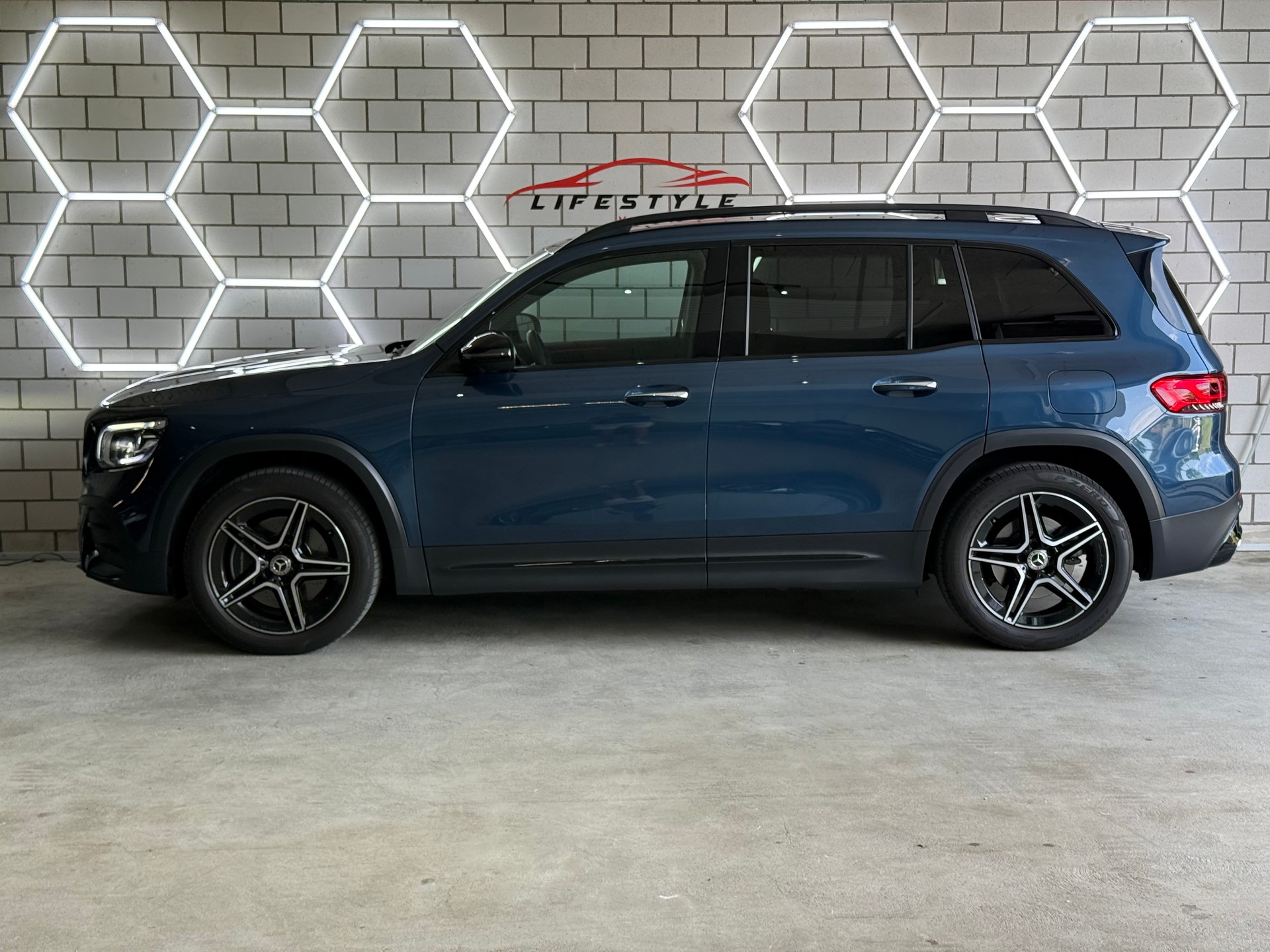 MERCEDES-BENZ GLB 250 4Matic AMG Line 8G-Tronic - 2