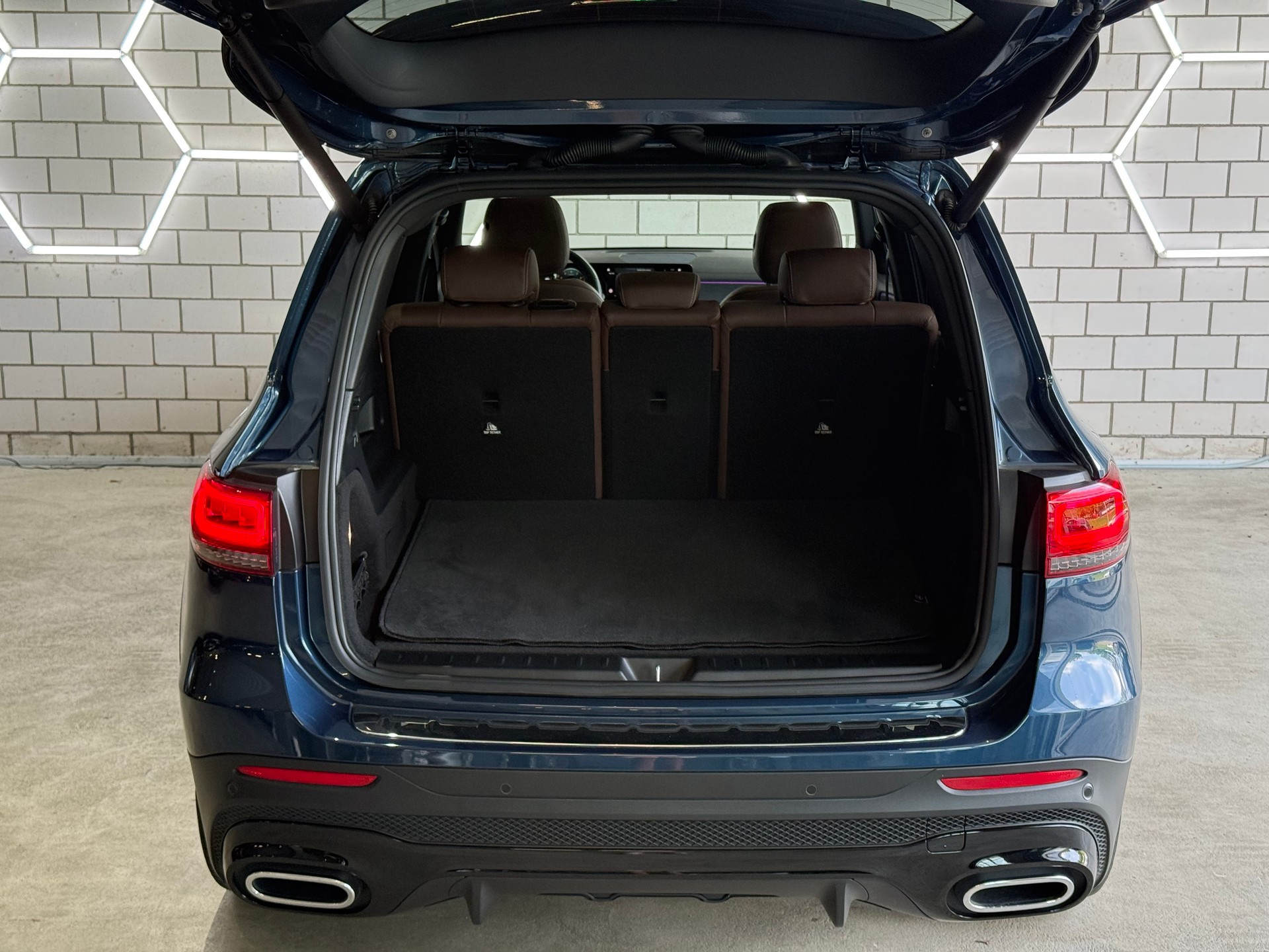 MERCEDES-BENZ GLB 250 4Matic AMG Line 8G-Tronic - 14