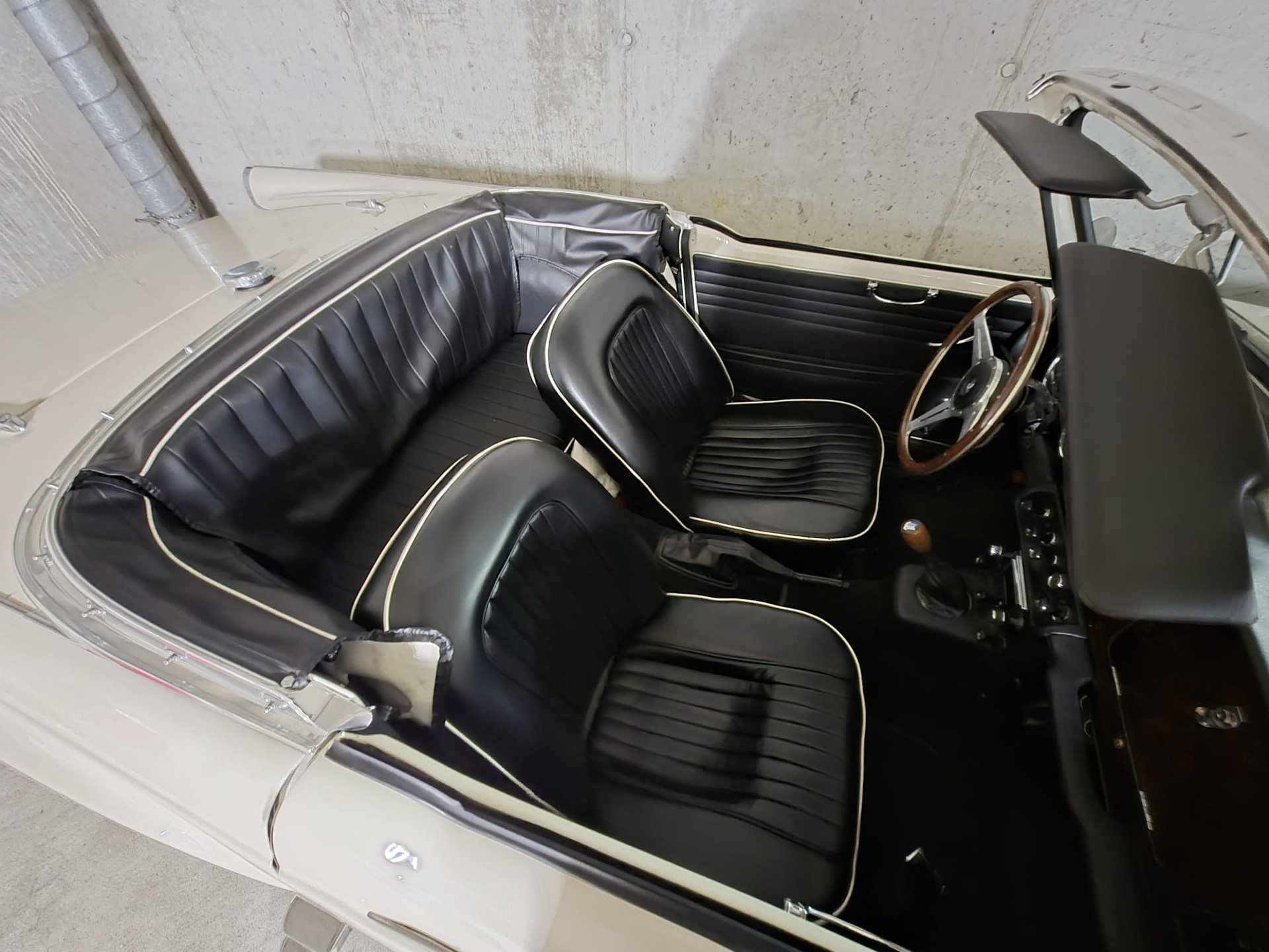 TRIUMPH TR4A - 5