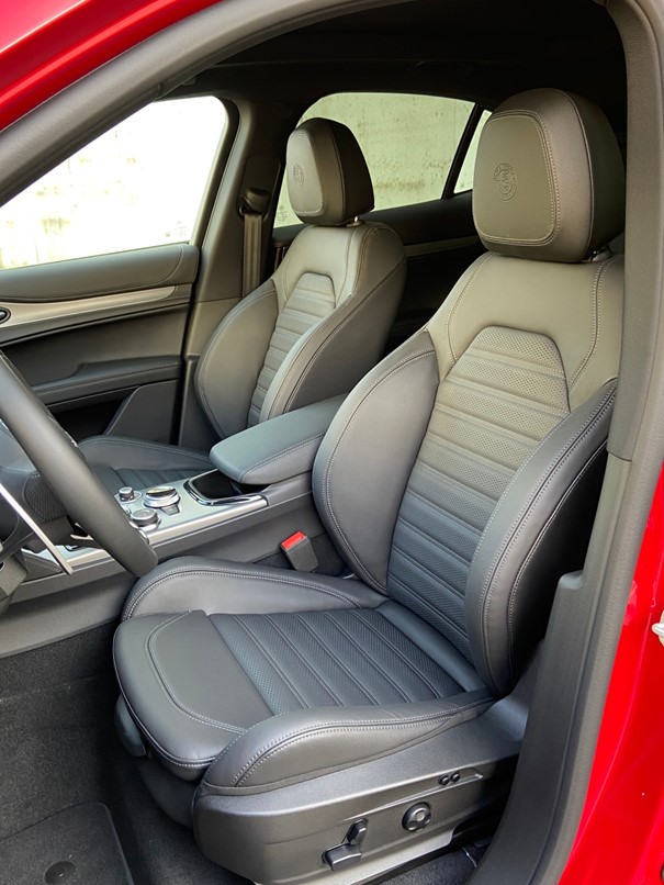 ALFA ROMEO Stelvio 2.0 Veloce Pack Premium Sky Q4 AT8 - 8