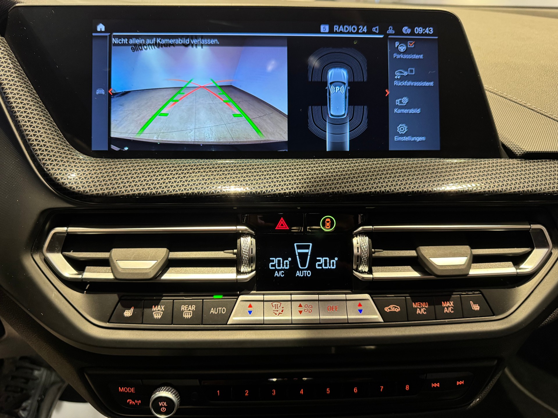 BMW 120d xDrive - 14