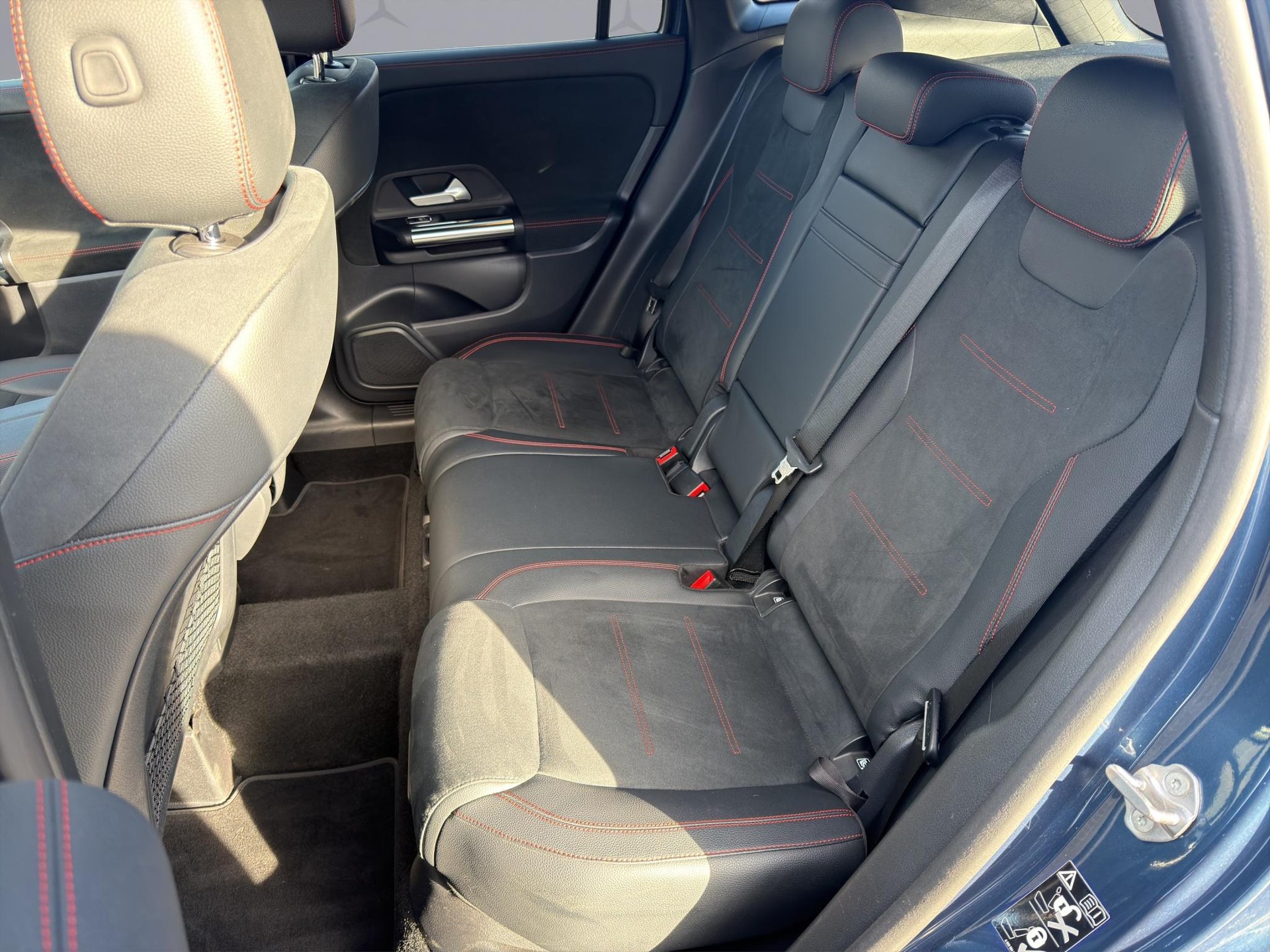 MERCEDES-BENZ GLA 200 AMG Line 4matic - 10