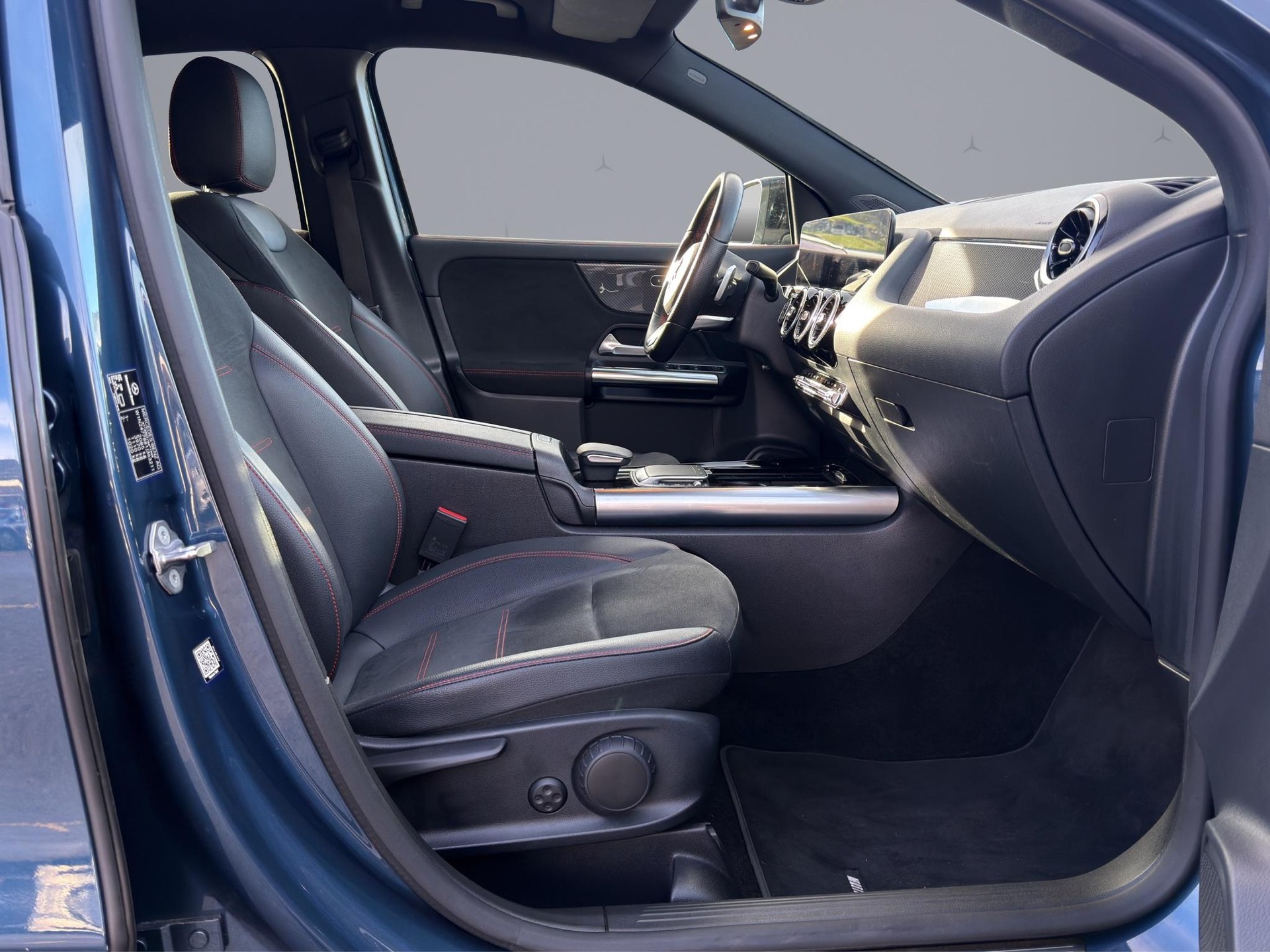 MERCEDES-BENZ GLA 200 AMG Line 4matic - 21