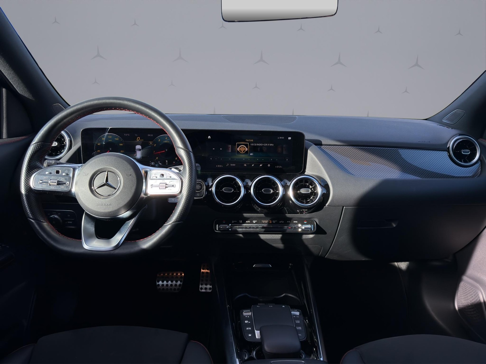 MERCEDES-BENZ GLA 200 AMG Line 4matic - 13