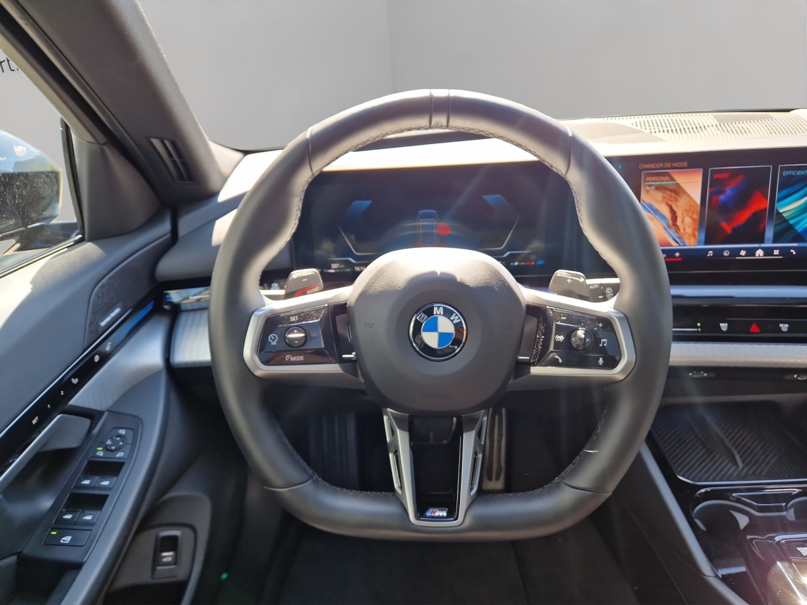 BMW 520d xDrive 48V Touring M Sport Steptronic - 13