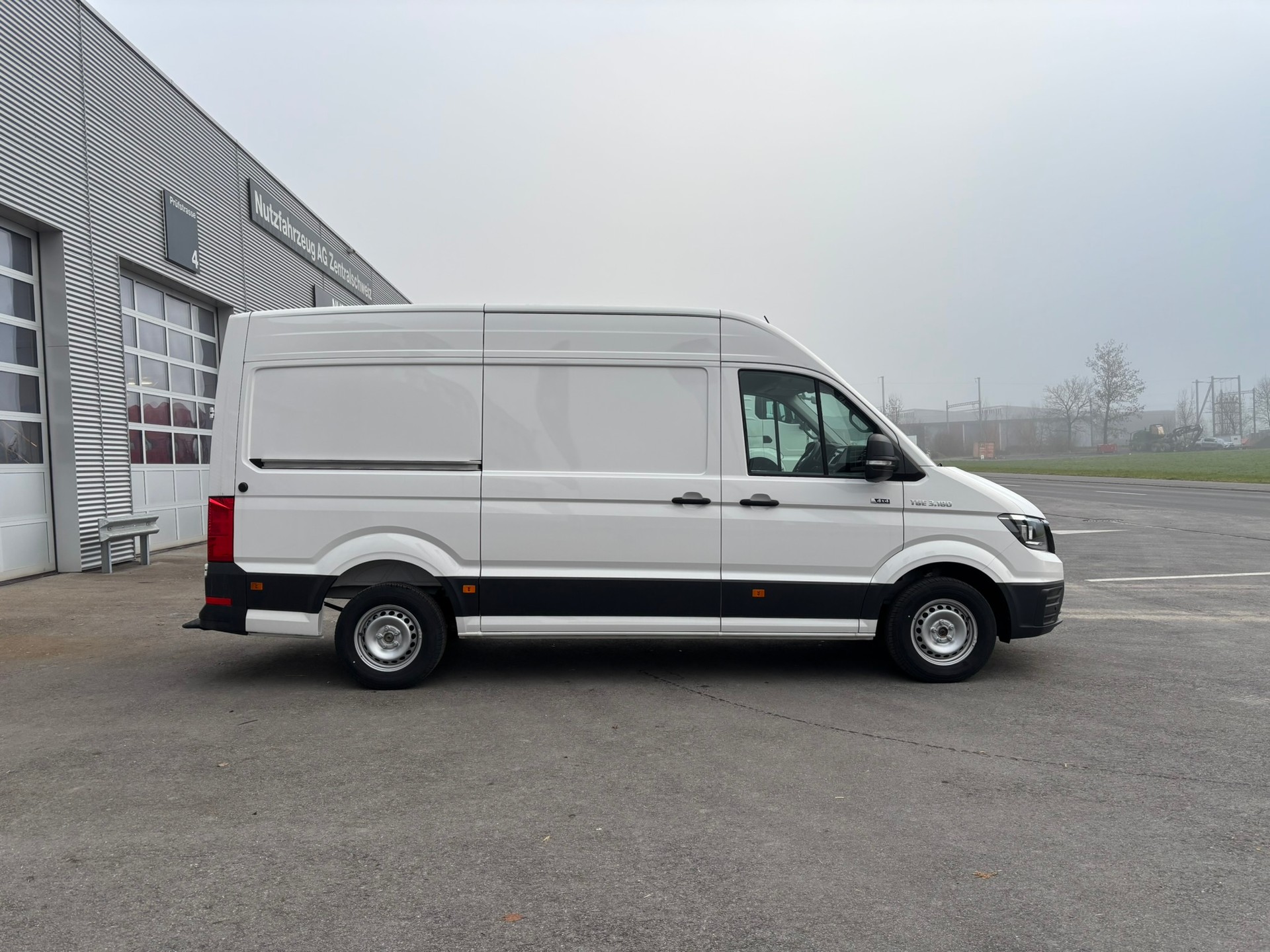 MAN TGE 3.180 Standard 4x4 A - 4