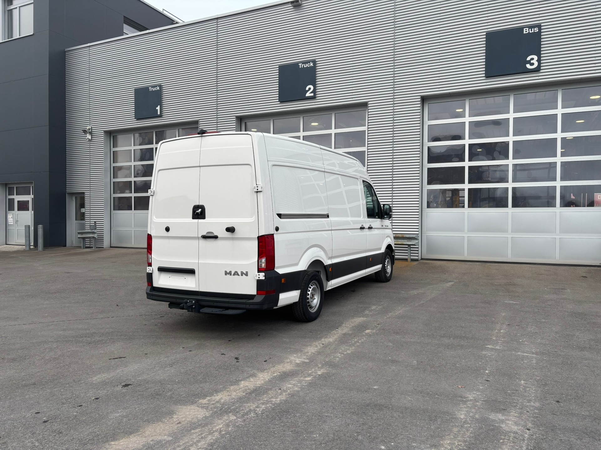 MAN TGE 3.180 Standard 4x4 A - 6