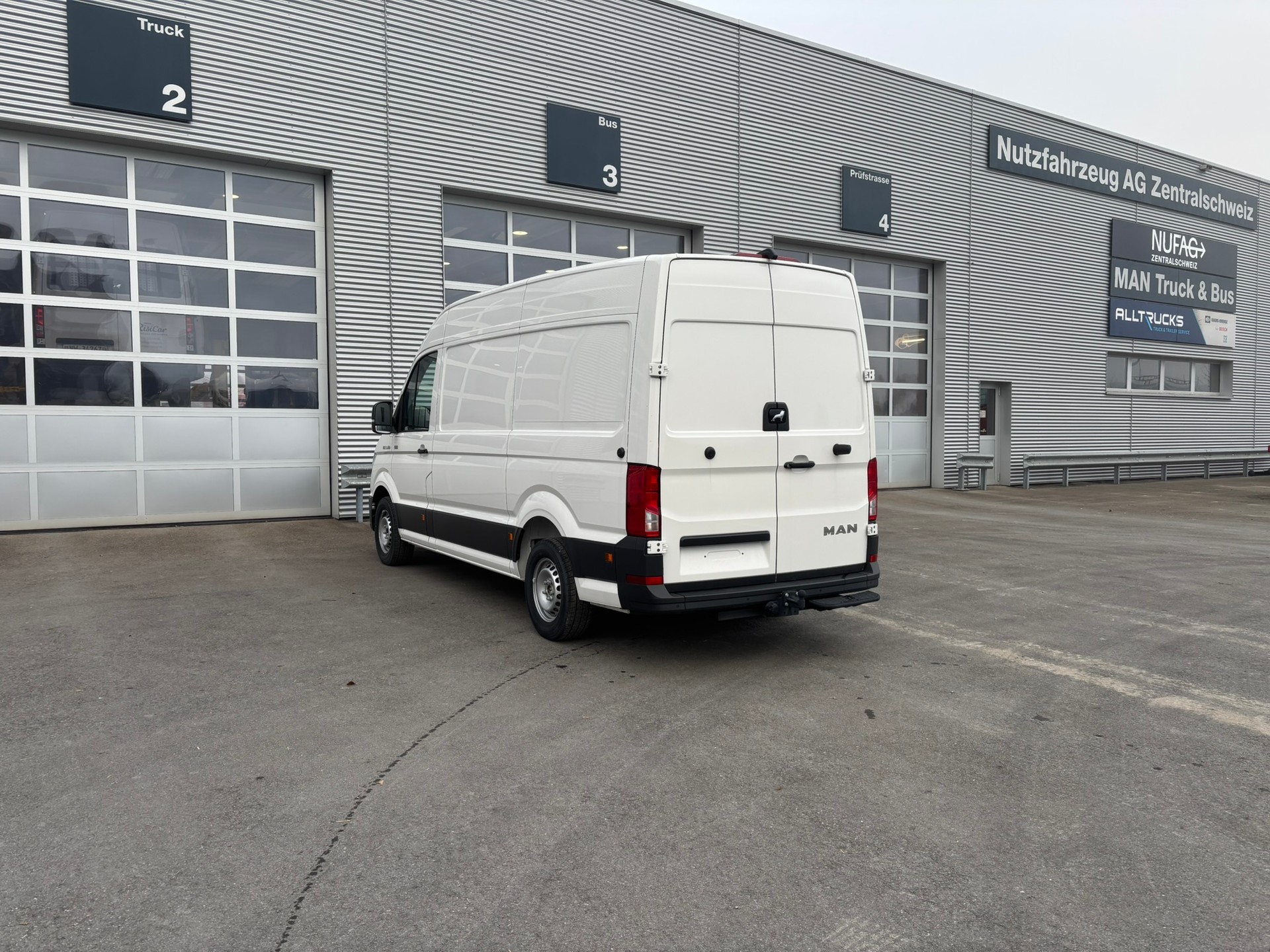 MAN TGE 3.180 Standard 4x4 A - 5