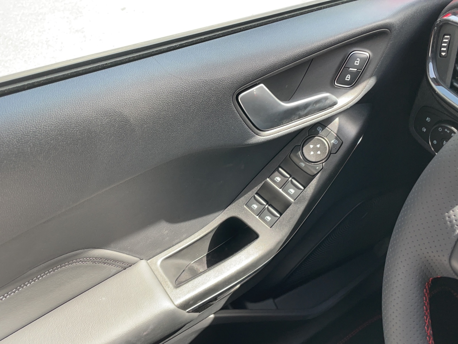 FORD Fiesta 1.0 EcoB Hybrid ST-Line X - 11