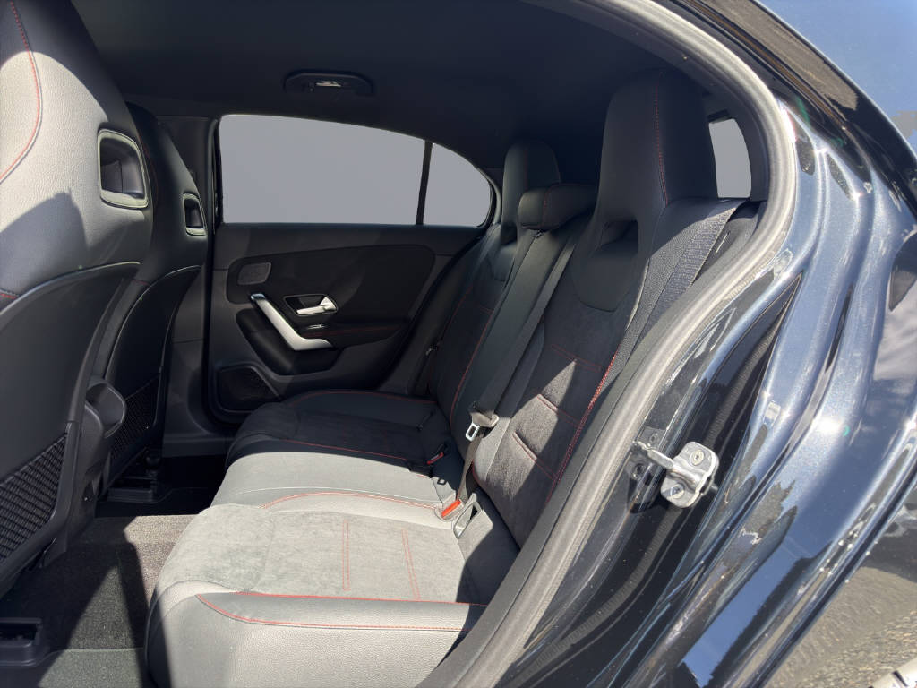 MERCEDES-BENZ A 220 AMG Line 4m - 13