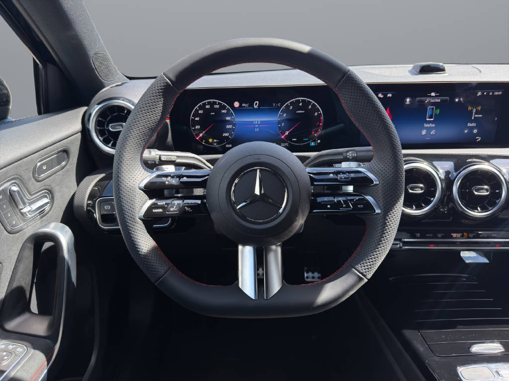 MERCEDES-BENZ A 220 AMG Line 4m - 10