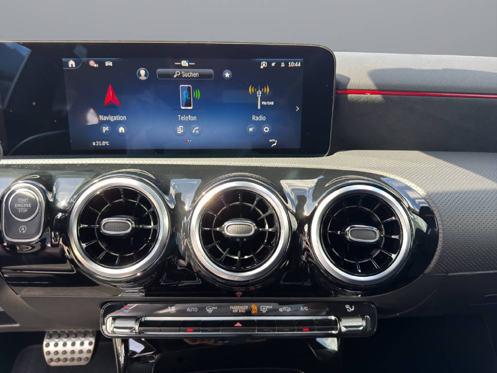 MERCEDES-BENZ A 220 AMG Line 4m - 11